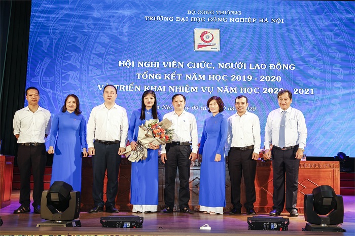 Hội nghị viên chức, tổng kết năm học 2019 - 2020 và triển khai nhiệm vụ năm học 2020 - 2021