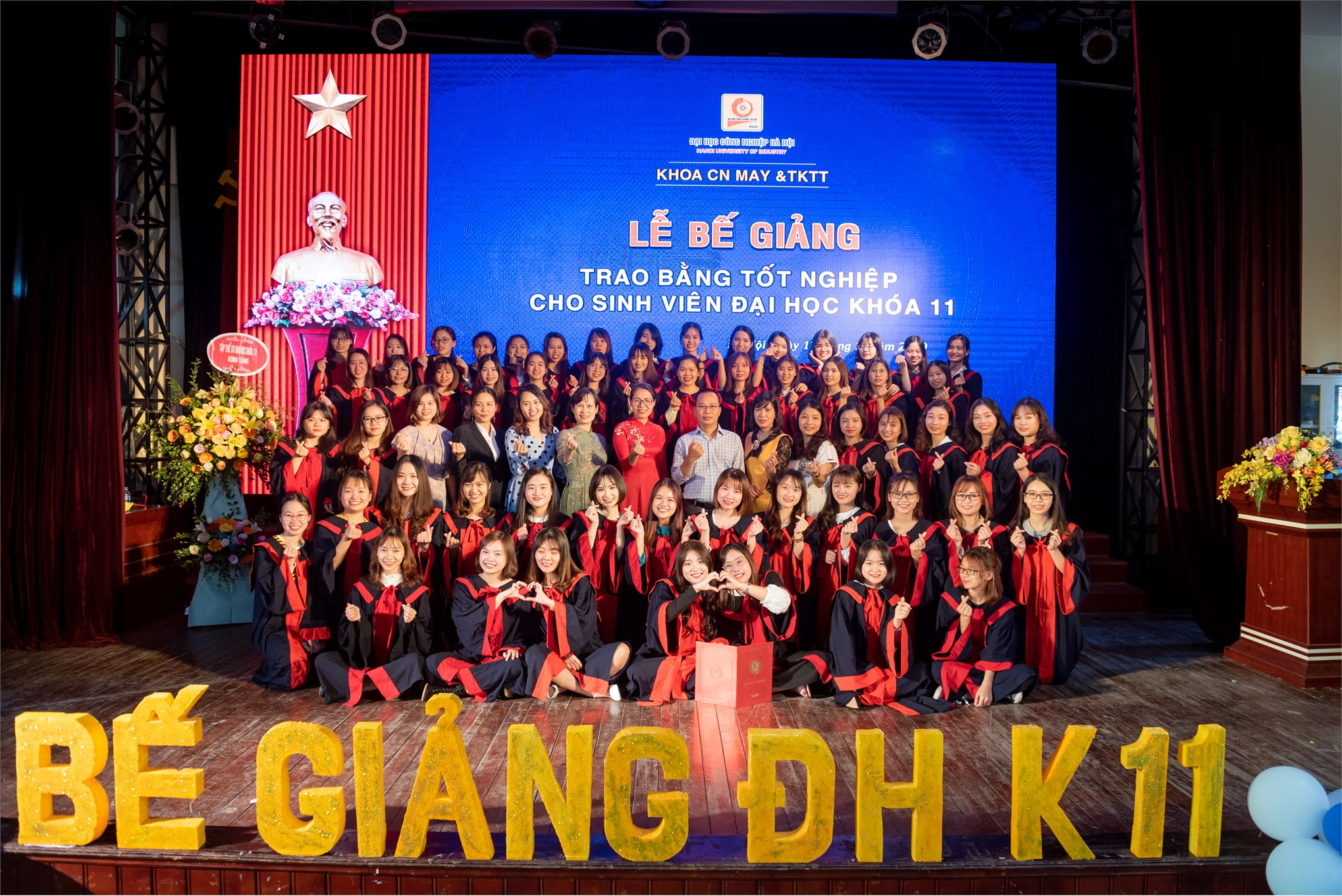 HaUI held the Graduation Ceremony & Degree Awarding Ceremony for 3455 Graduates of 2020