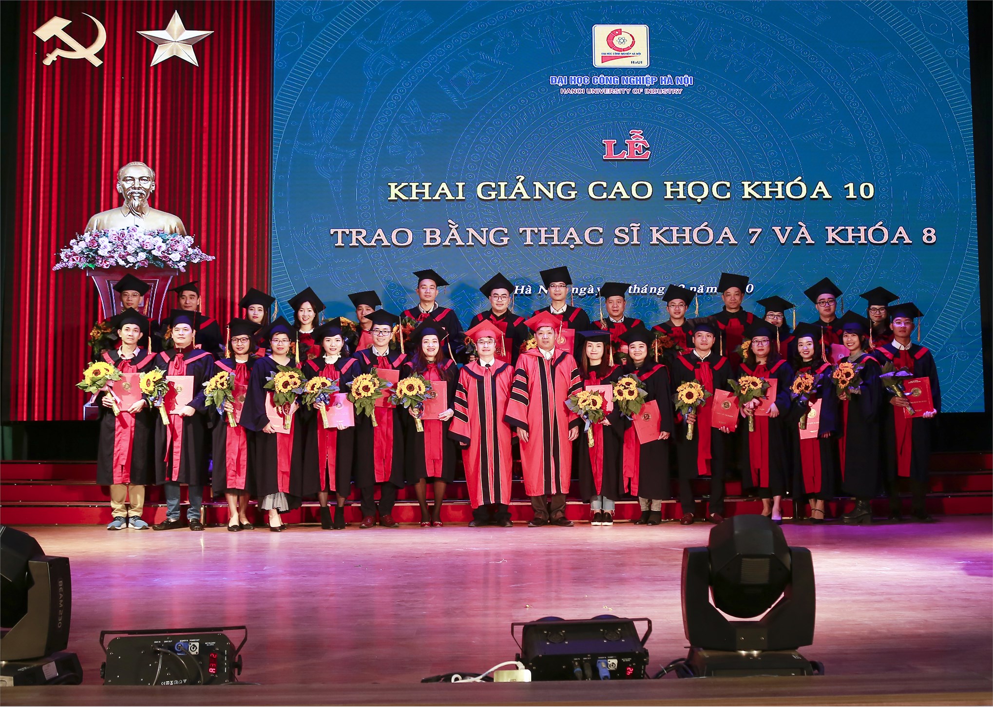 Lễ khai giảng và trao bằng tốt nghiệp Thạc sĩ ĐHCNHN