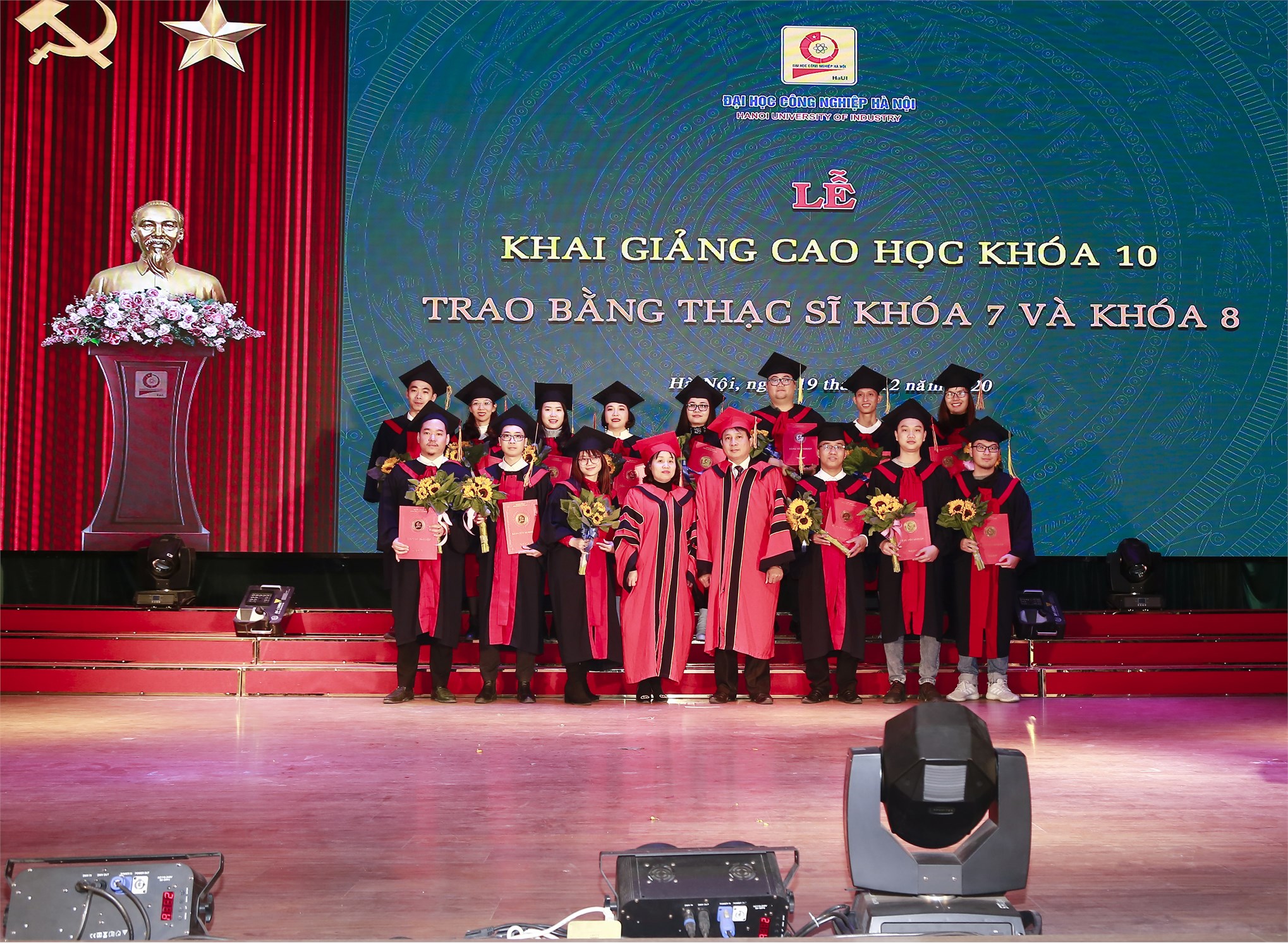 Lễ khai giảng và trao bằng tốt nghiệp Thạc sĩ ĐHCNHN