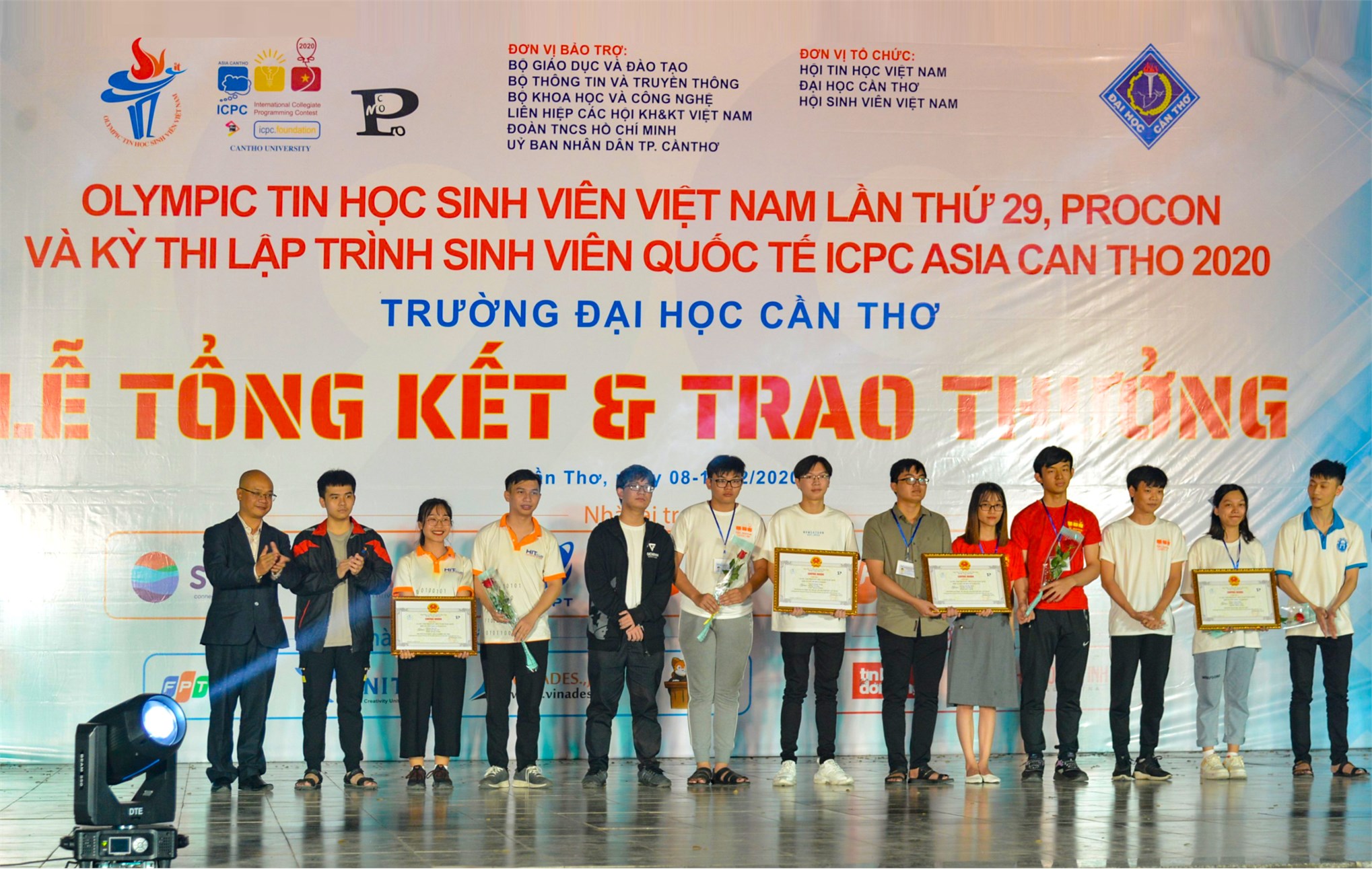HaUI students triump at Vietnam Informatics Olympiad, Procon and ICPC Asia Cantho Regional contest 2020