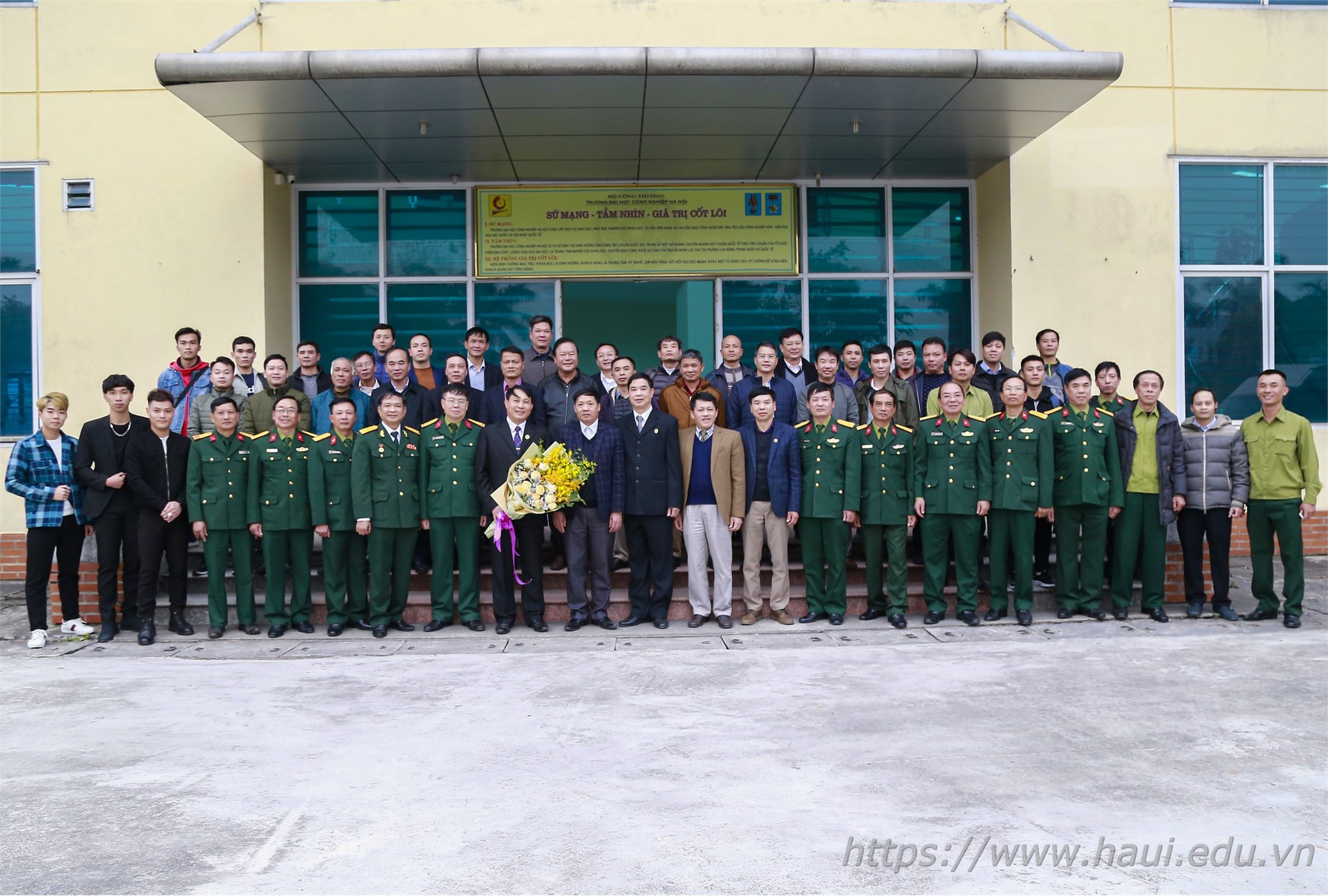 Gặp mặt kỷ niệm 76 năm ngày thành lập Quân đội nhân dân Việt Nam và 31 năm ngày hội Quốc phòng toàn dân 22/12