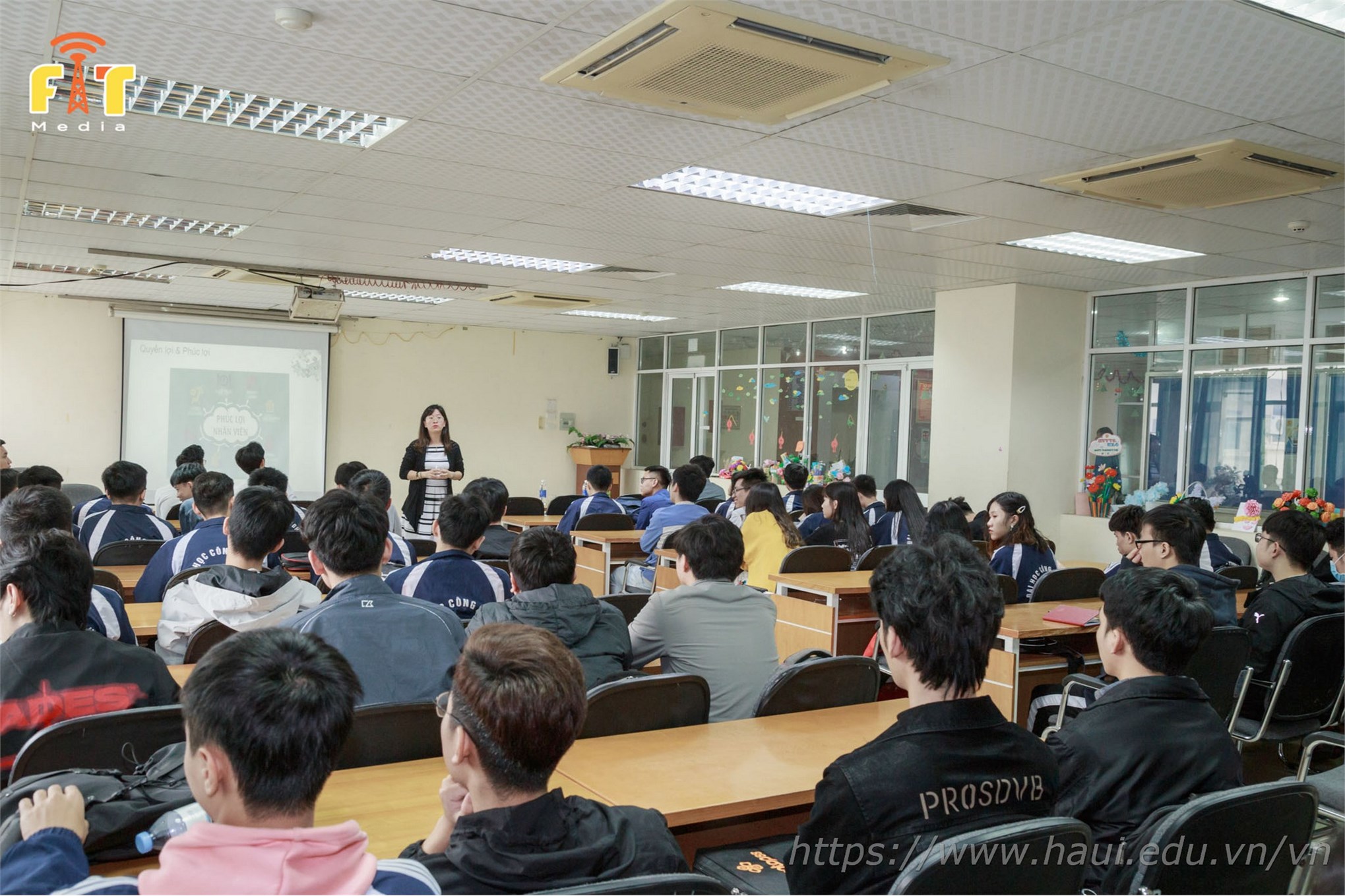 Nearly 600 internships and employment opportunities for IT students