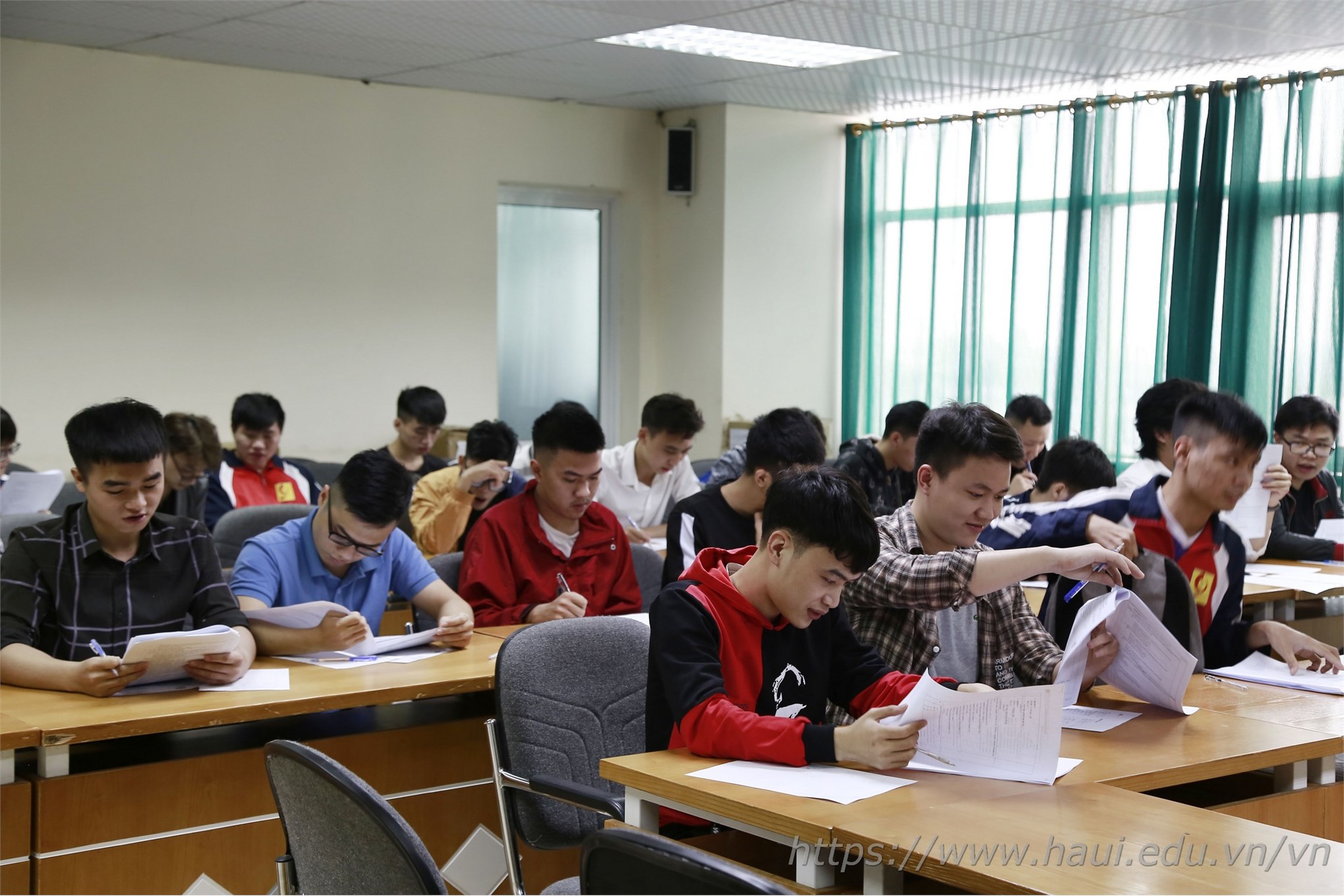 Nearly 600 internships and employment opportunities for IT students