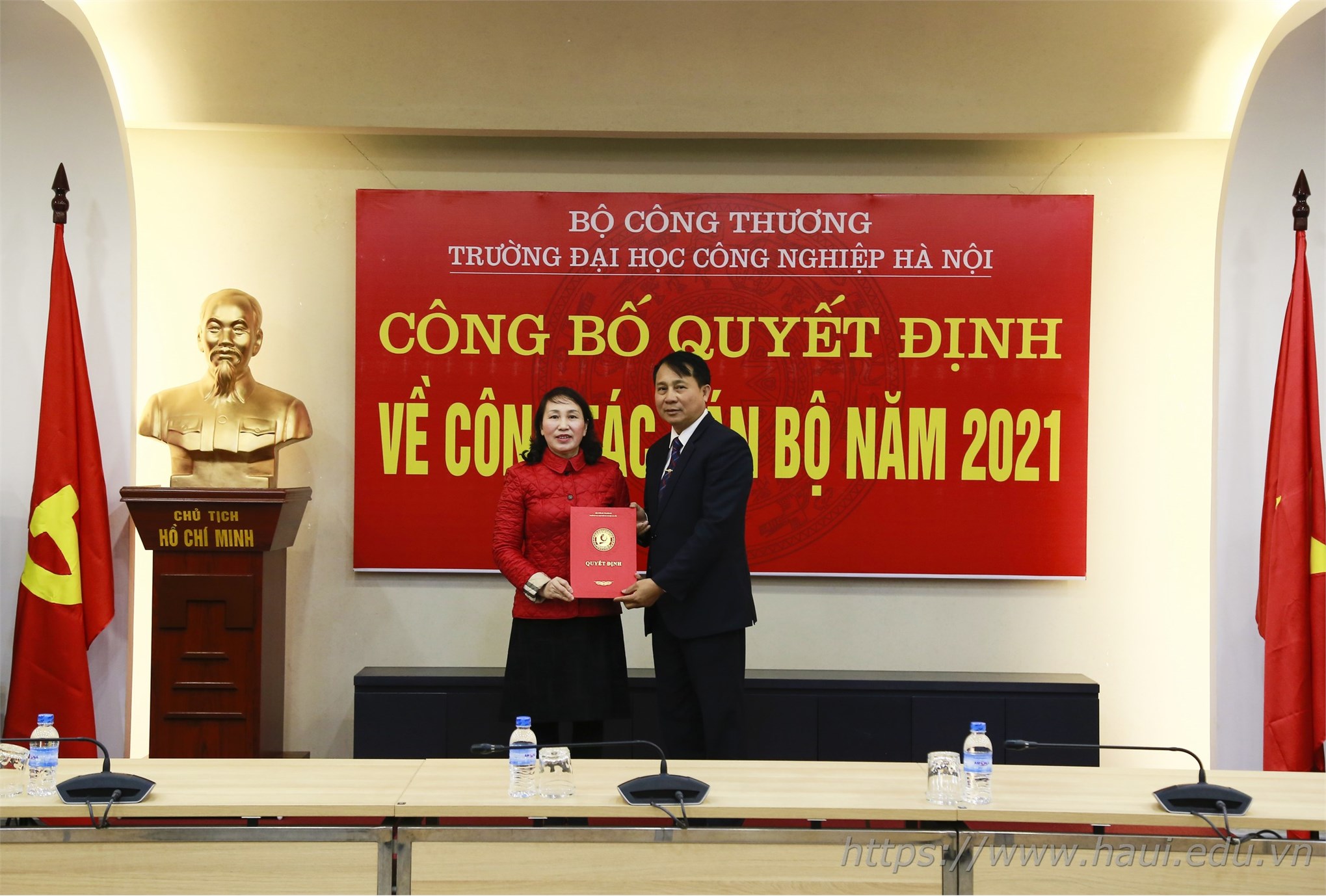 Đại học Công nghiệp Hà Nội công bố quyết định về công tác cán bộ