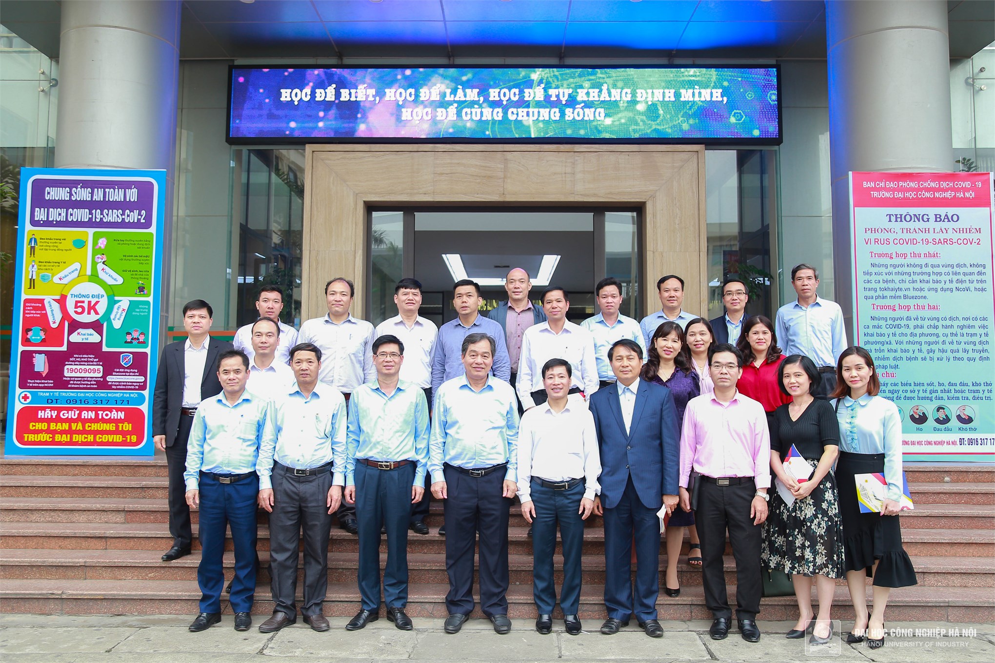 Delegation of University of Transport Technology paid a working visit to HaUI