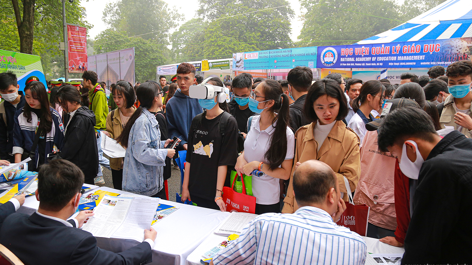 Ngày hội tư vấn tuyển sinh - hướng nghiệp 2021: Sức hút của thương hiệu Đại học Công nghiệp Hà Nội
