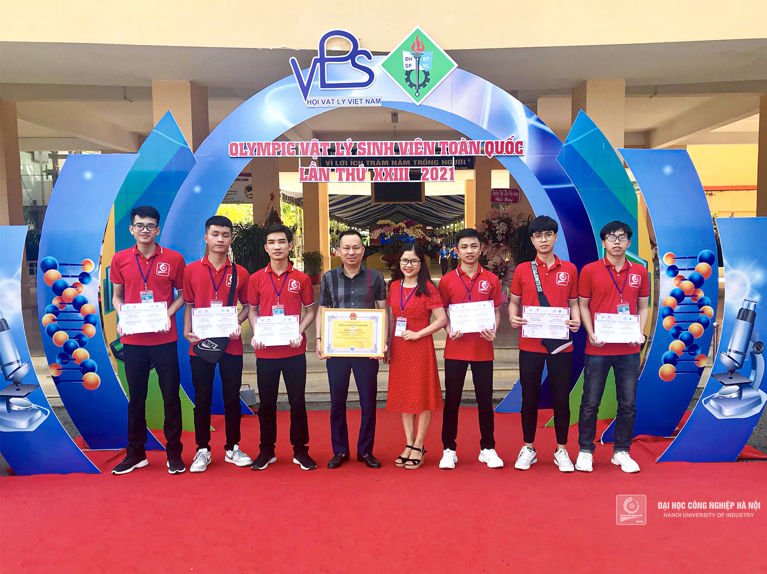 HaUI won First prize at National Physics Olympiad