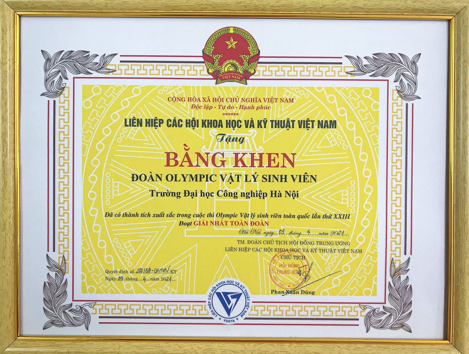 HaUI won First prize at National Physics Olympiad