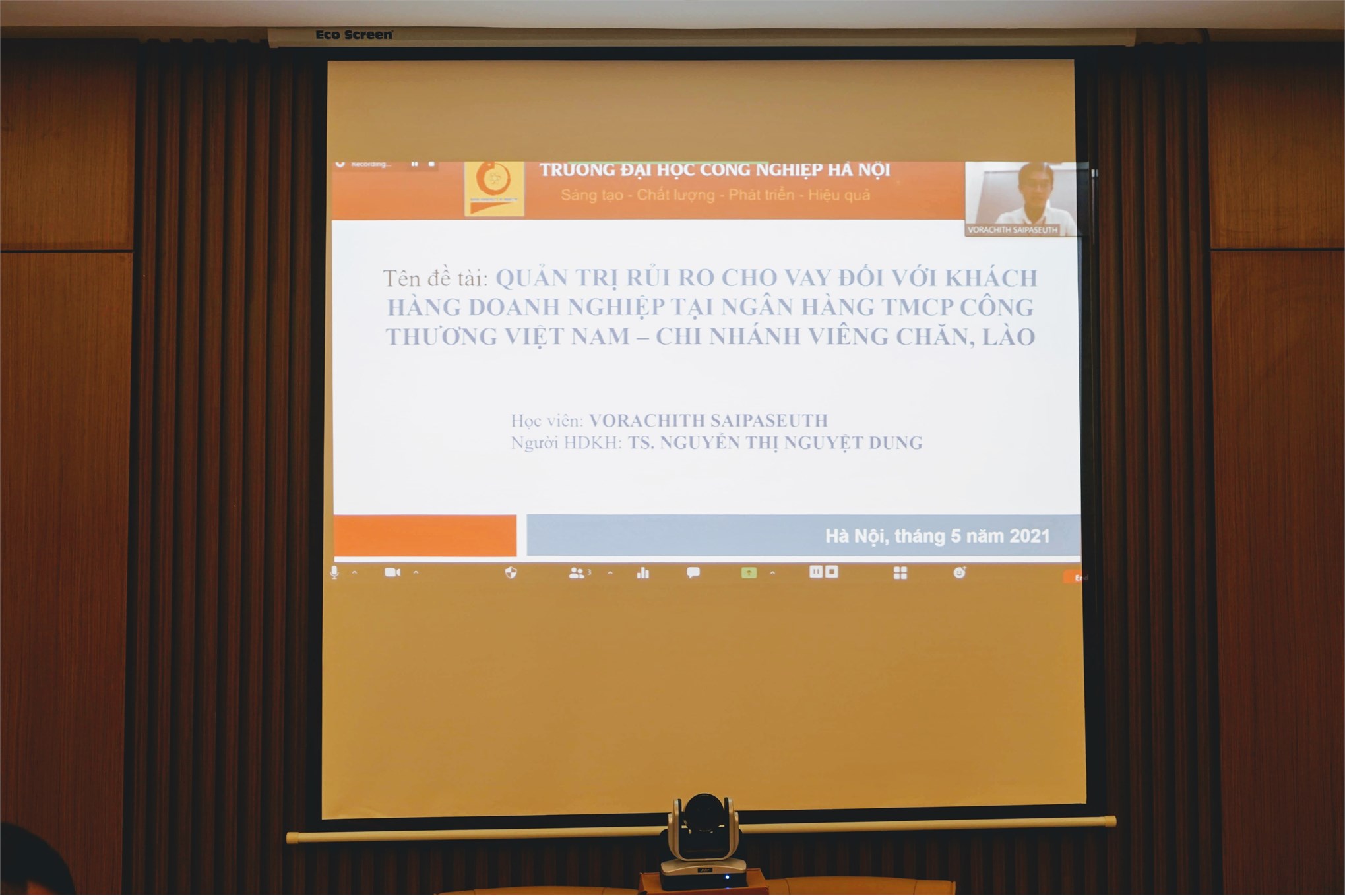 Các đề tài luận văn thạc sĩ của 2 học viên quốc tịch nước CHDCND Lào