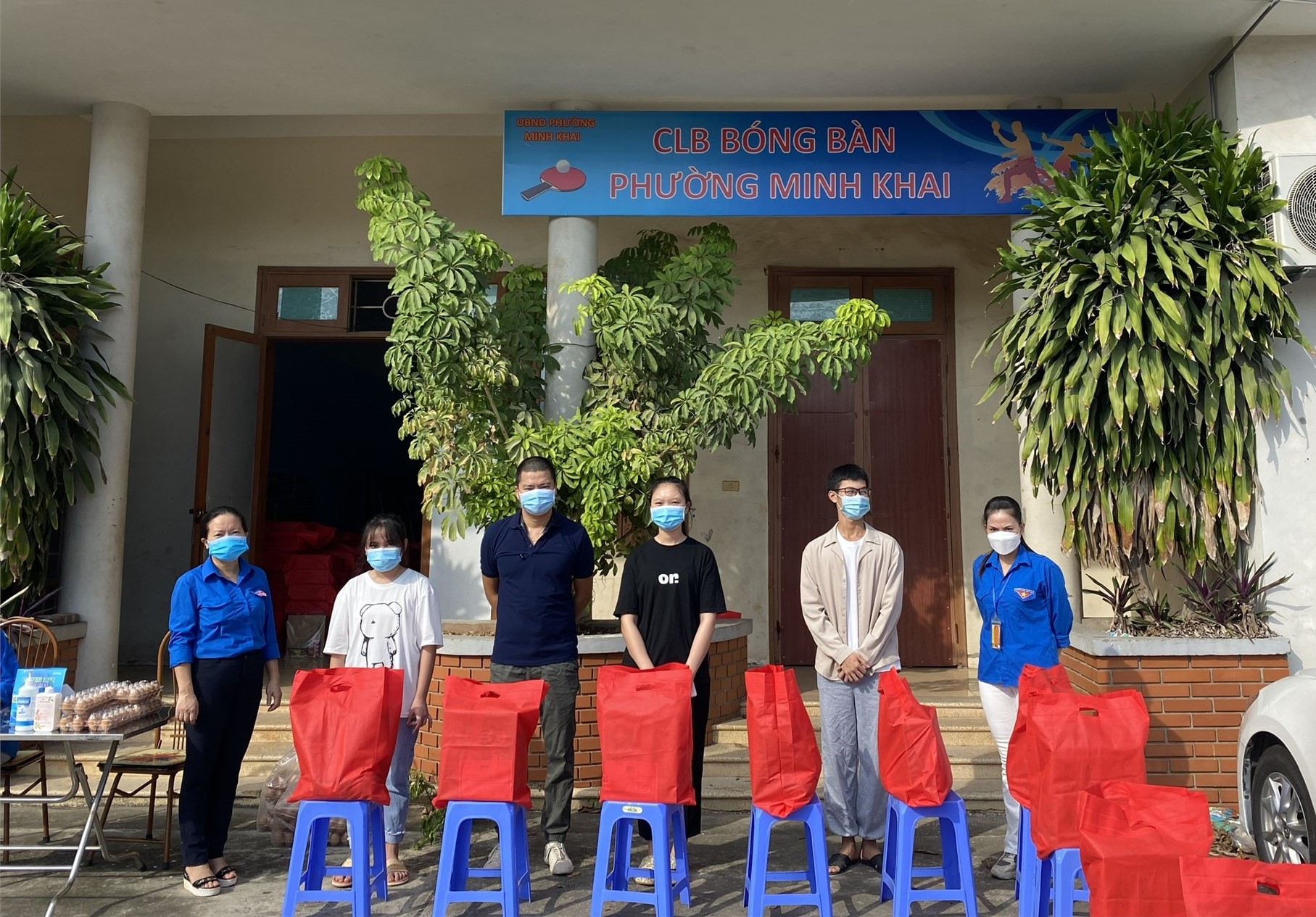 Support for HaUI students affected by the COVID-19 pandemic