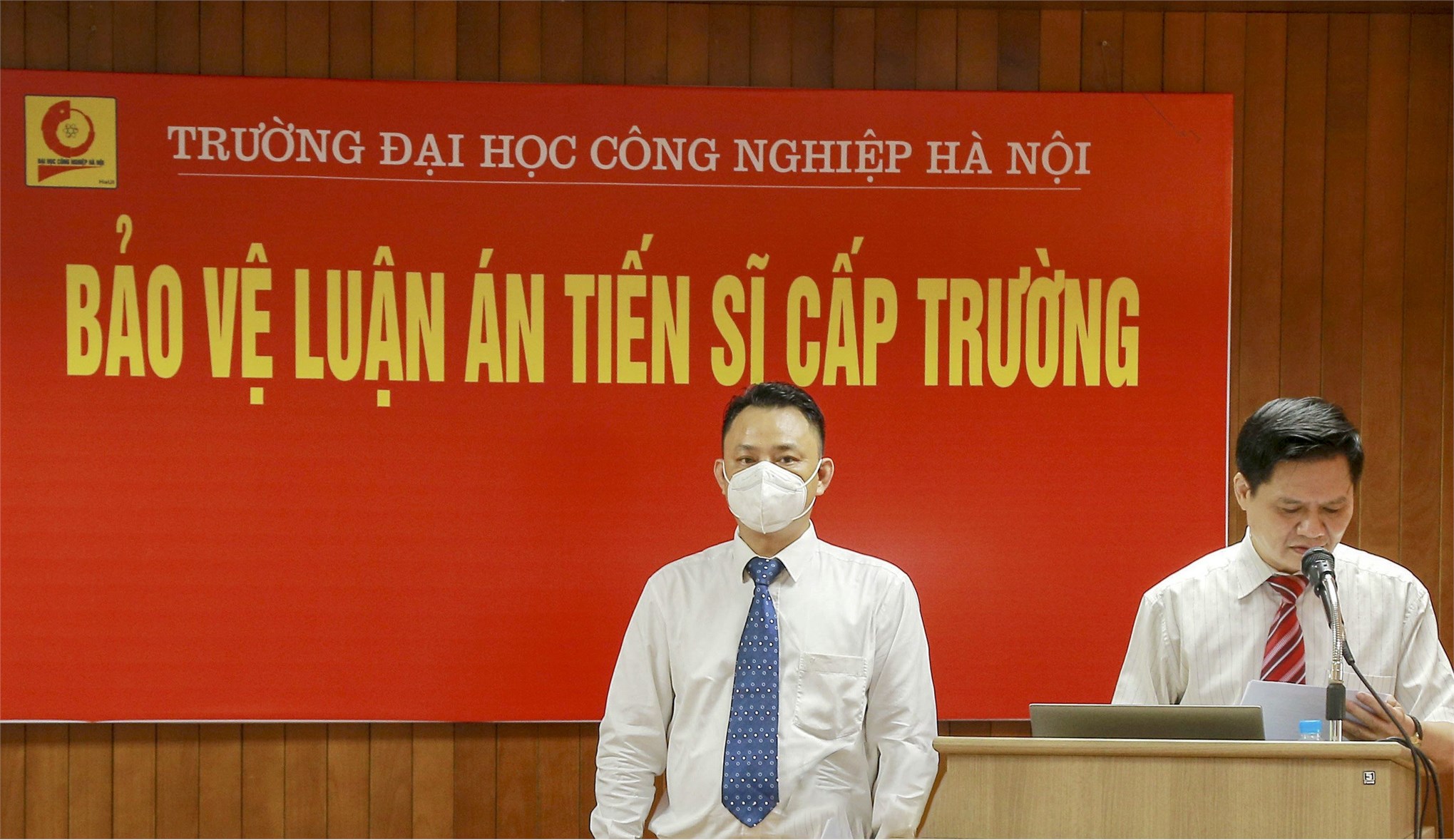 NCS Hoàng Xuân Thịnh bảo vệ thành công Luận án tiến sĩ cấp trường