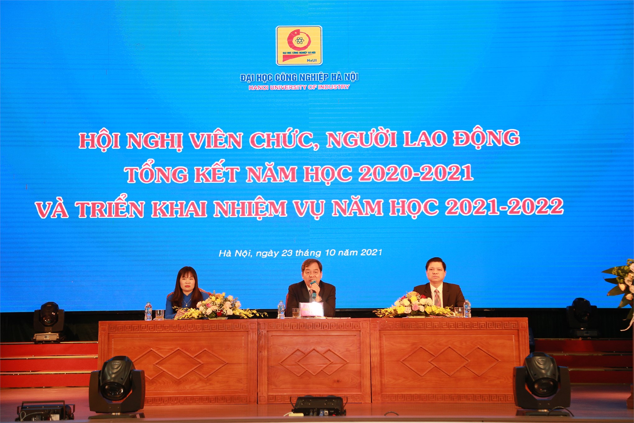 Conference of officials and employees: summarizing the 2020 - 2021 academic year and deploying the tasks of the 2021 - 2022 school year