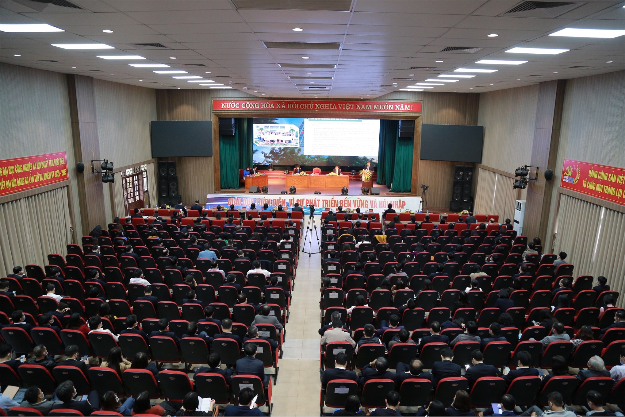 Conference of officials and employees: summarizing the 2020 - 2021 academic year and deploying the tasks of the 2021 - 2022 school year