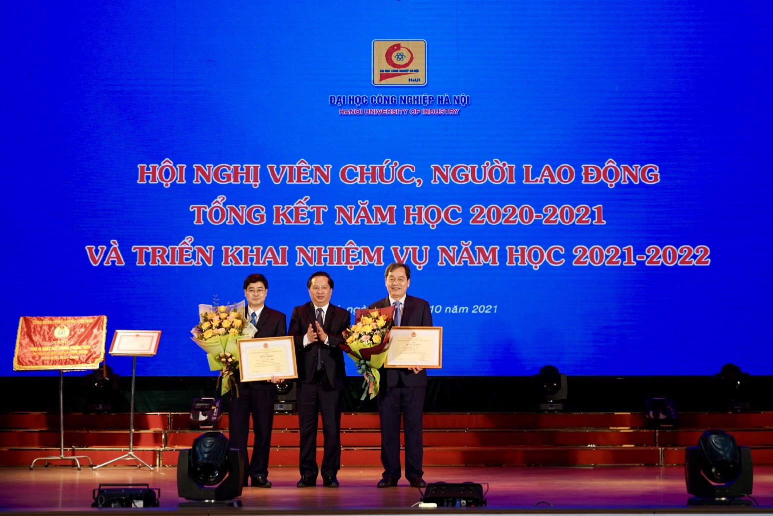 Conference of officials and employees: summarizing the 2020 - 2021 academic year and deploying the tasks of the 2021 - 2022 school year