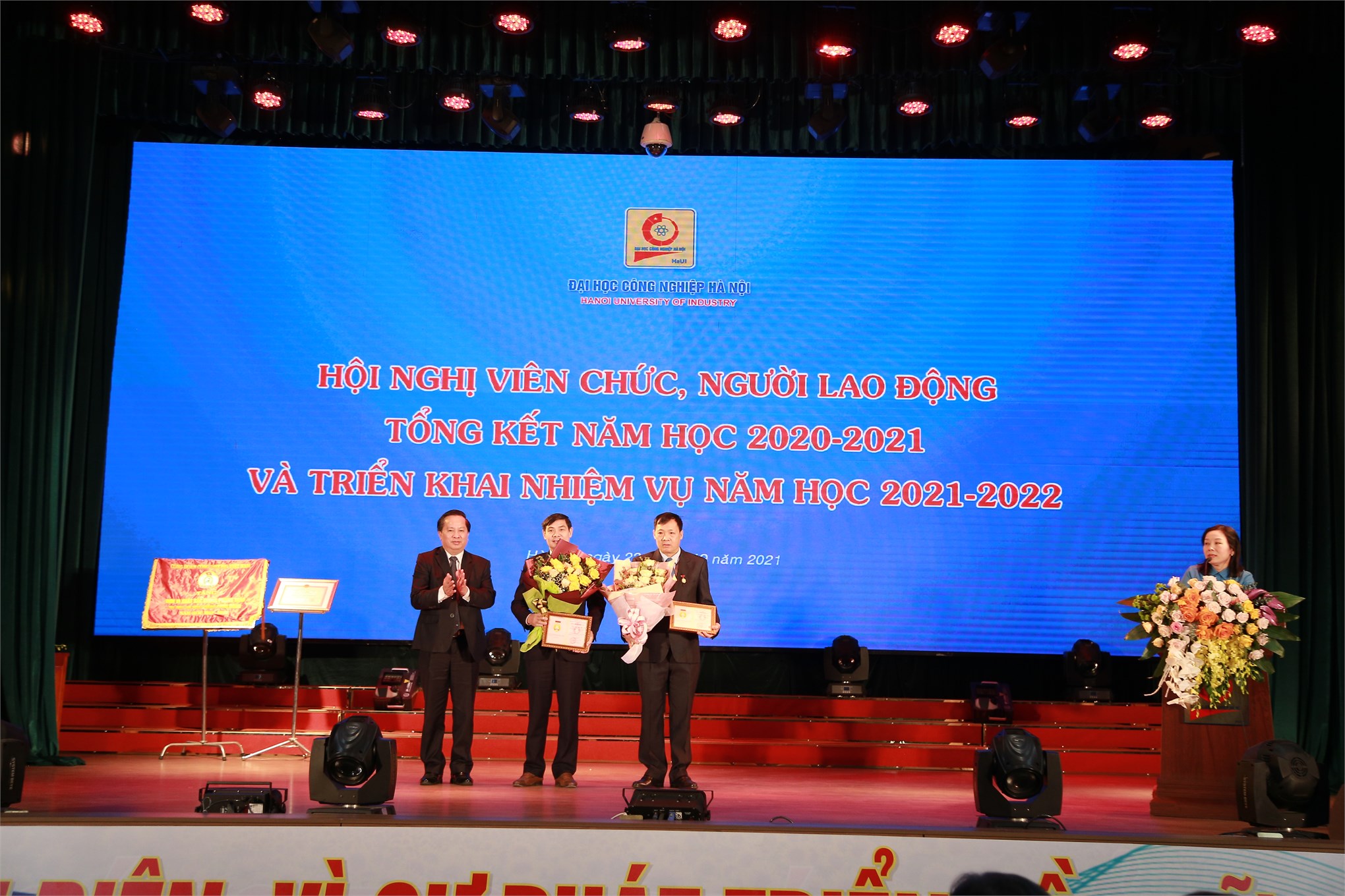 Conference of officials and employees: summarizing the 2020 - 2021 academic year and deploying the tasks of the 2021 - 2022 school year