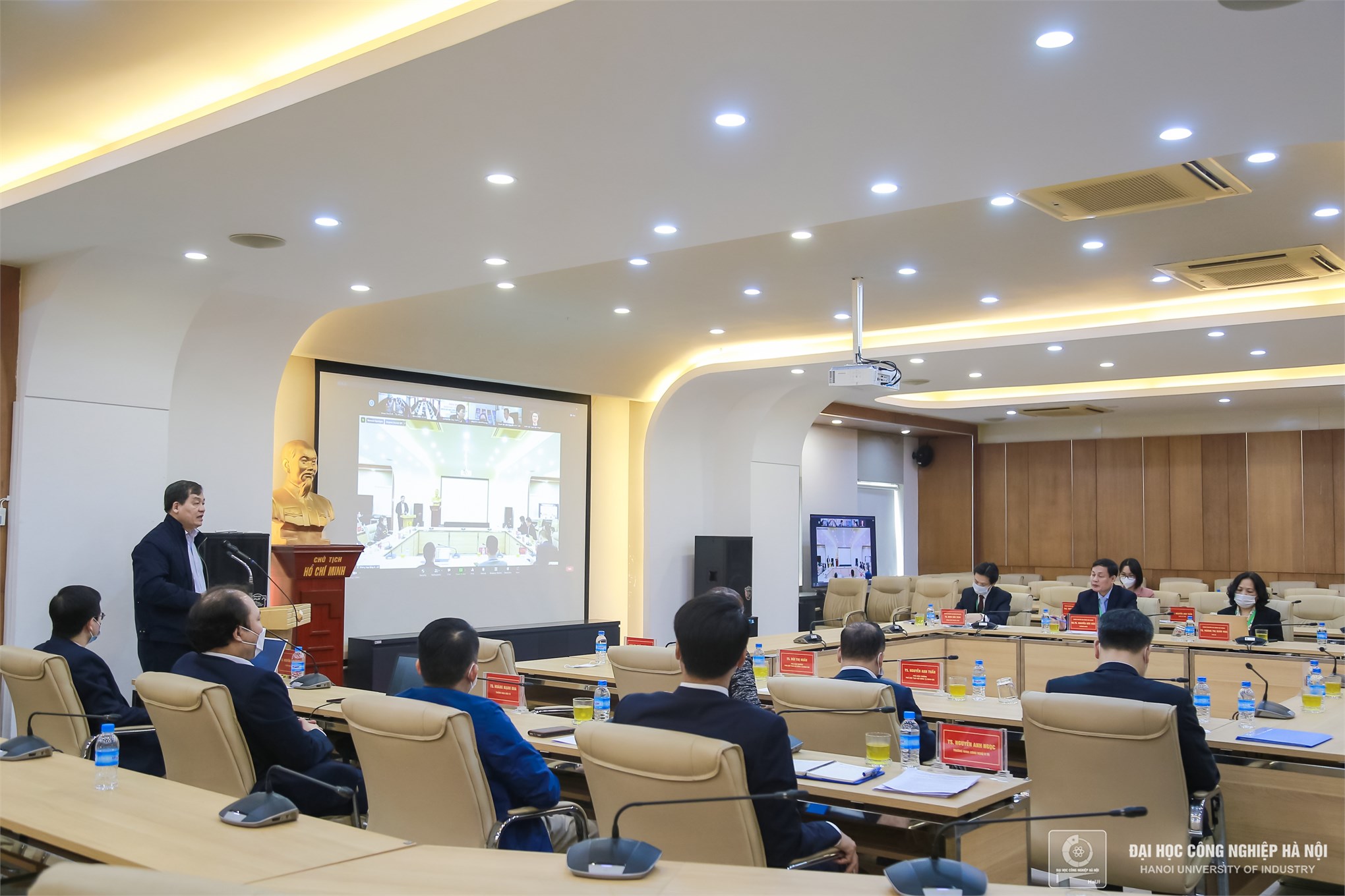 Tổ chức đánh giá ngoài 04 chương trình đào tạo tại Đại học Công nghiệp Hà Nội