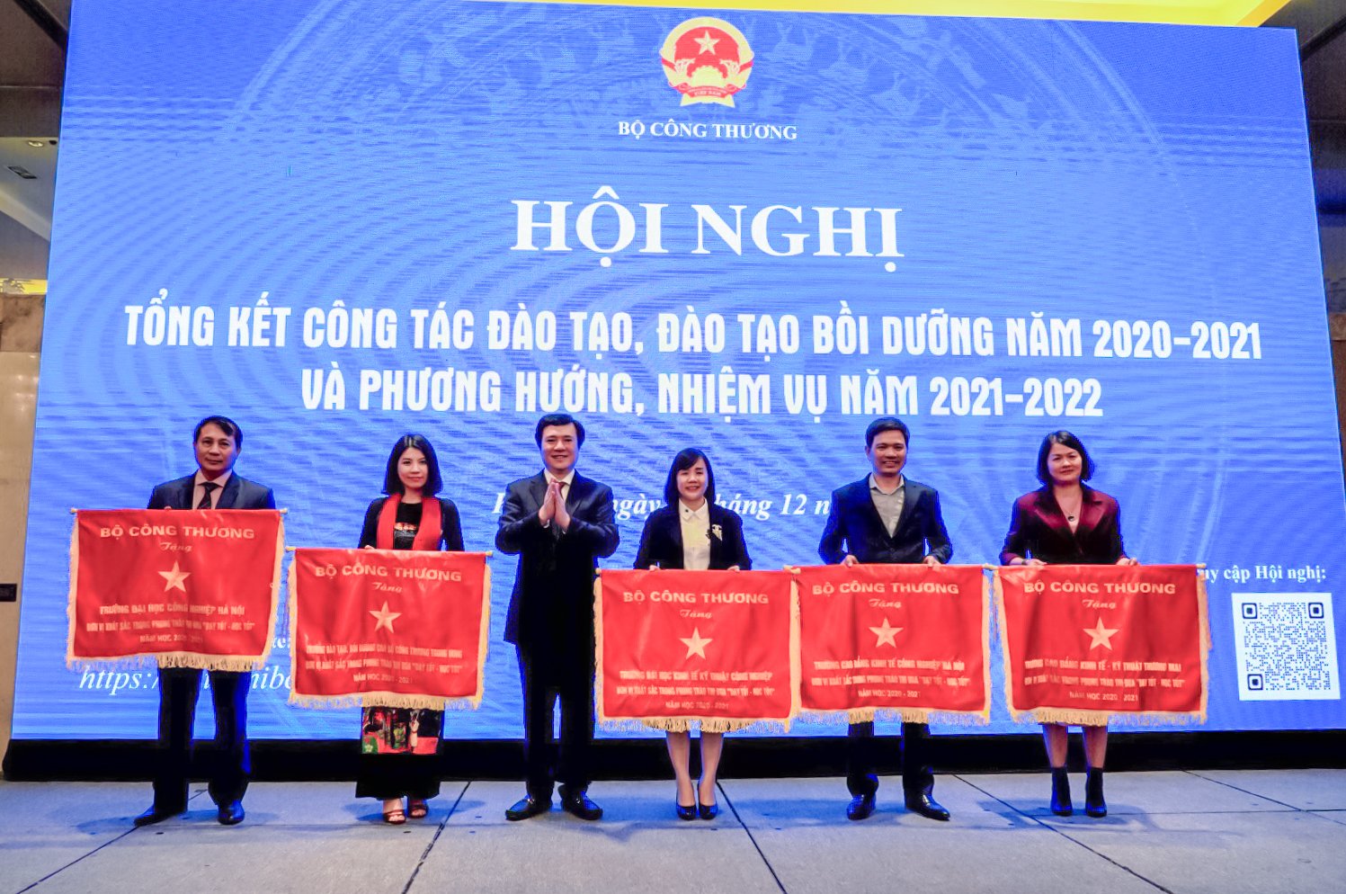 PGS.TS. Phạm Văn Đông - Chủ tịch Công đoàn trường được phong tặng danh hiệu Nhà giáo ưu tú