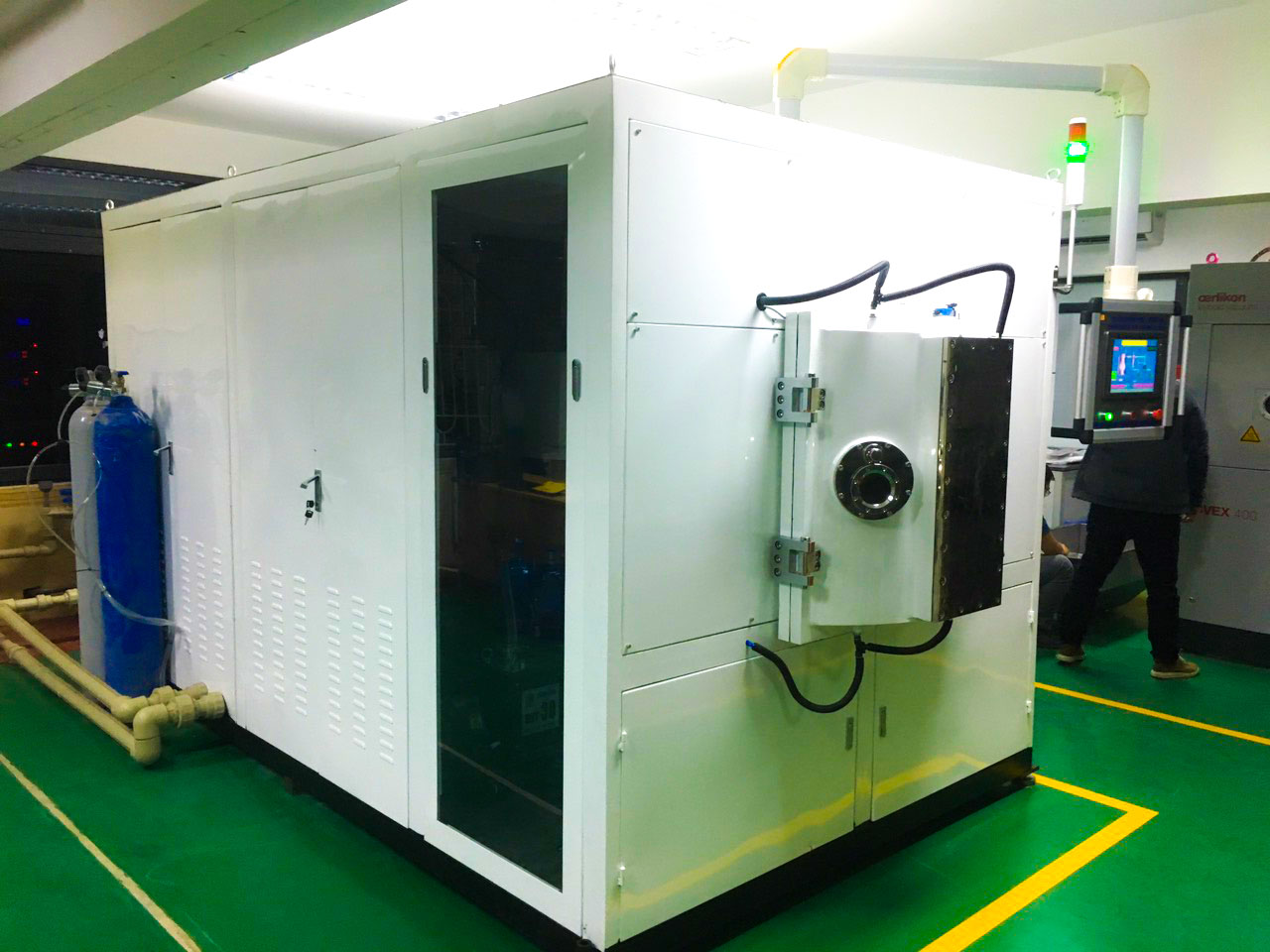 Successfully researched, designed and manufactured PVD vacuum coating equipment for supporting industry