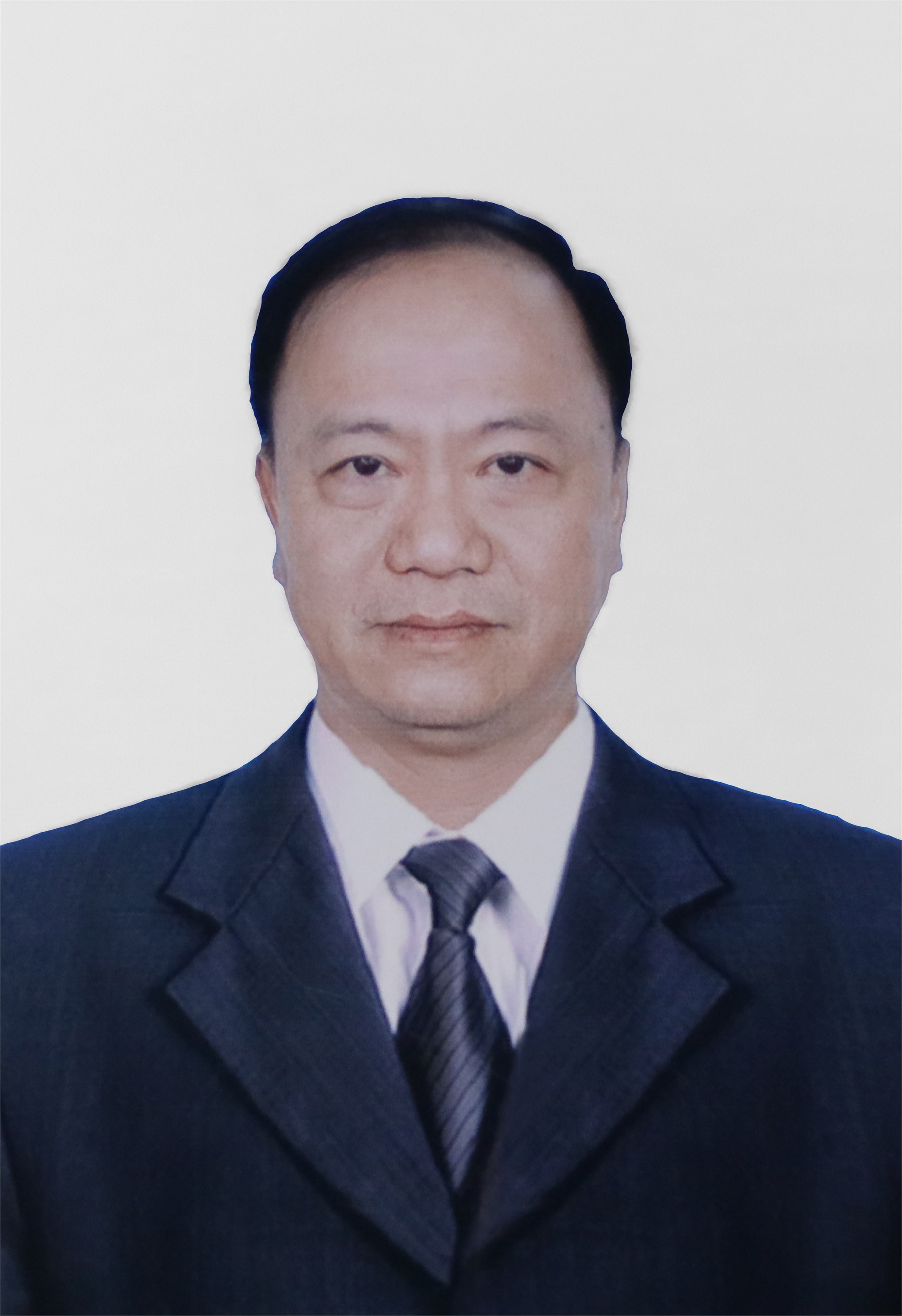 Phó Hiệu trưởng: TS. Nguyễn Văn Thiện