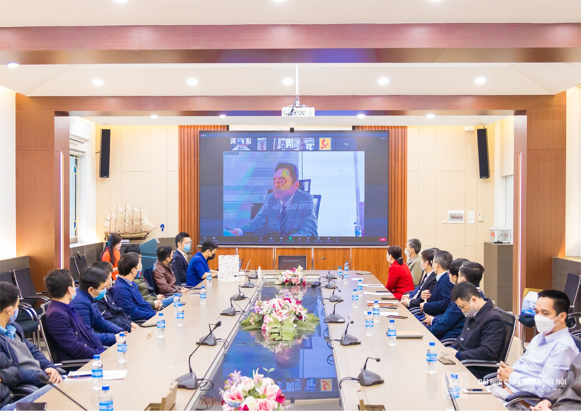 Lễ bàn giao thiết bị của Công ty TNHH Mitsubishi Electric Việt Nam 