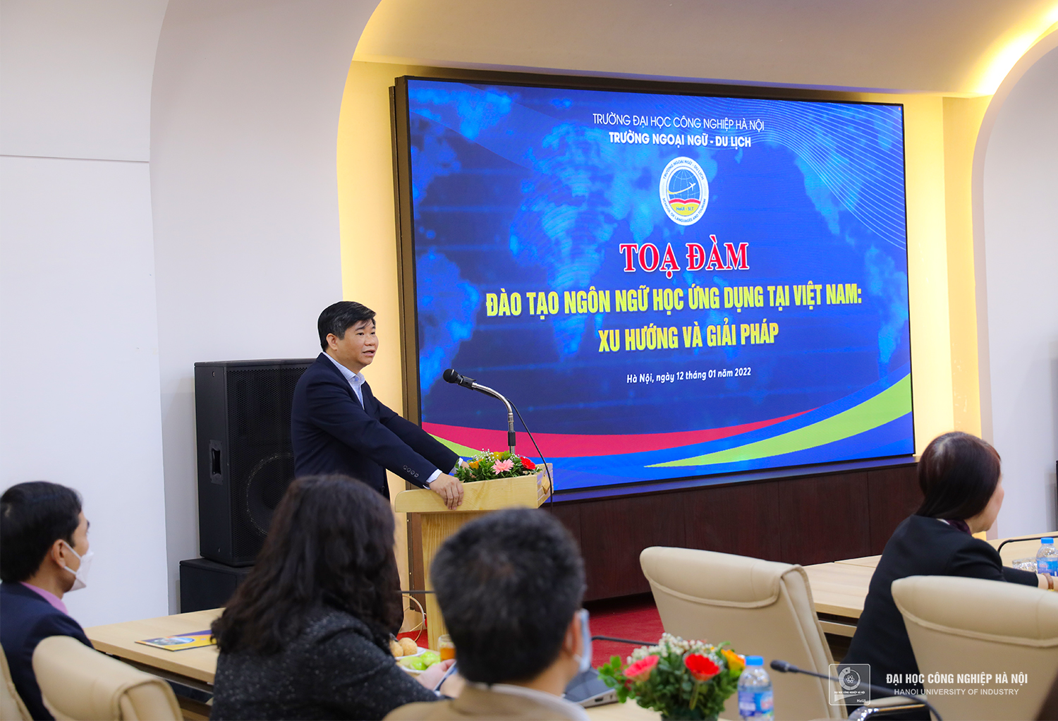 Training in Applied Linguistics in Vietnam: Trends and Solutions