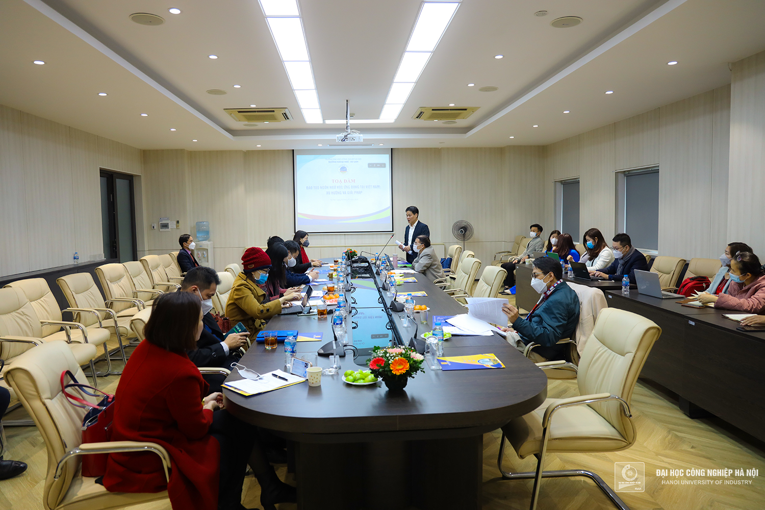 Training in Applied Linguistics in Vietnam: Trends and Solutions