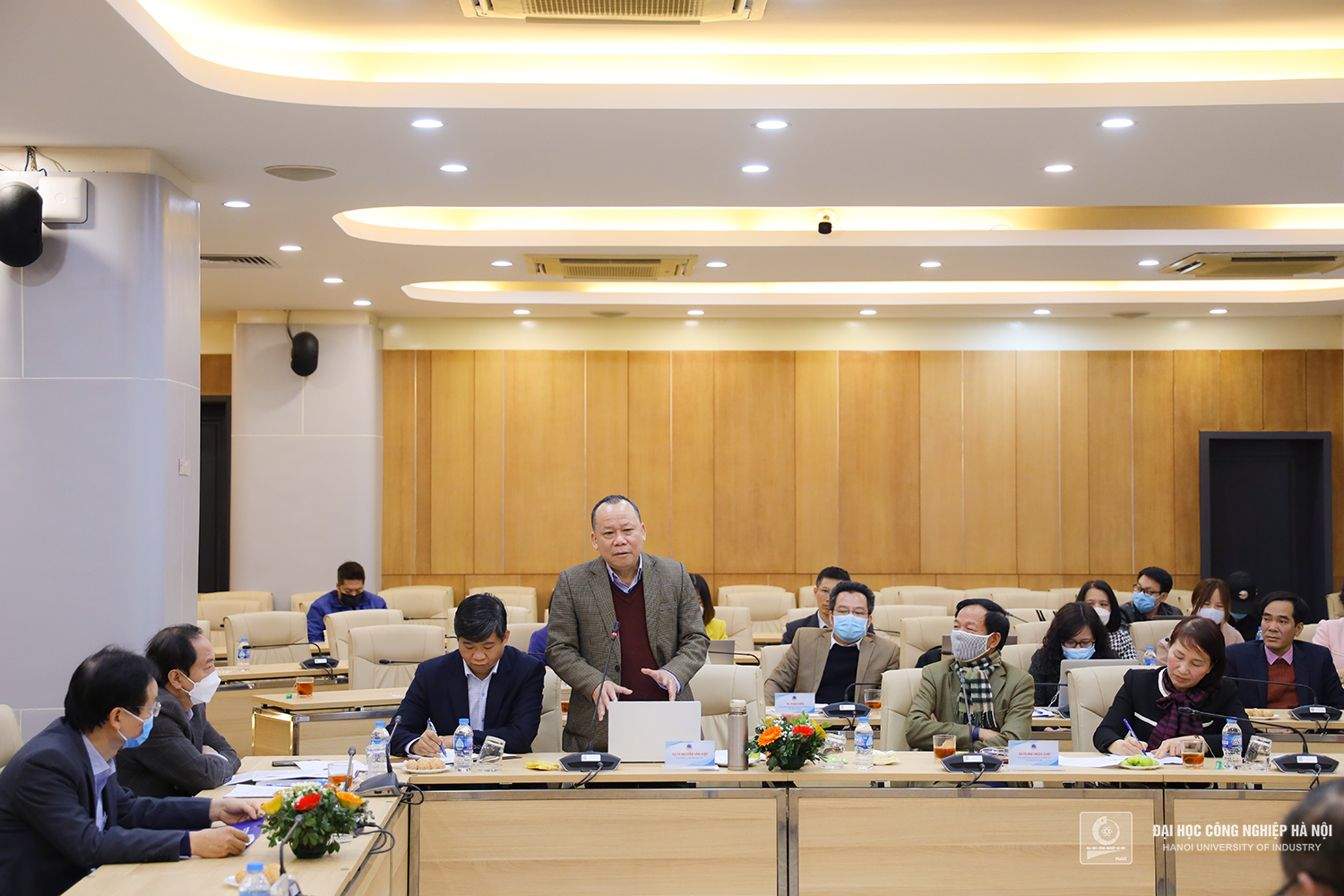 Training in Applied Linguistics in Vietnam: Trends and Solutions