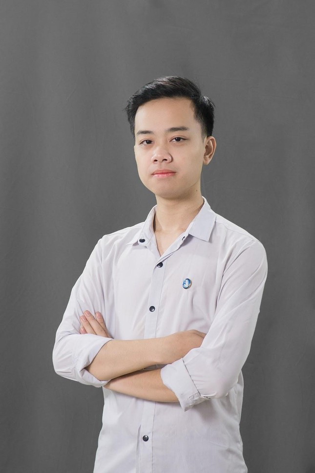 The multitalented male student of HaUI used to be a shy boy