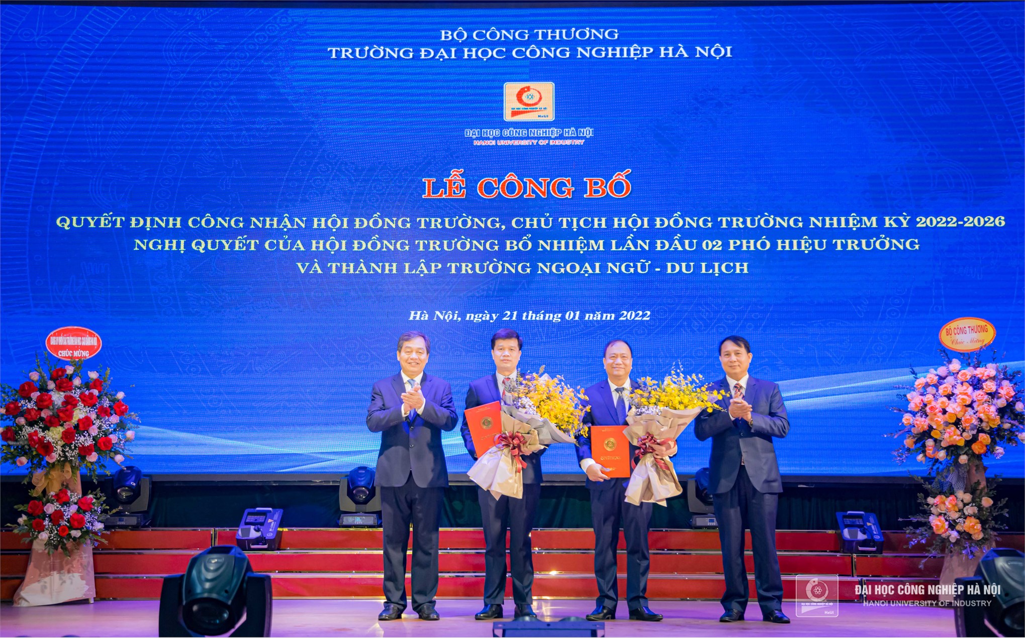 The Announcement of the Resolution to recognize the University Council, the Resolution to appoint to the position of Vice-President and to establish the School of Languages and Tourism