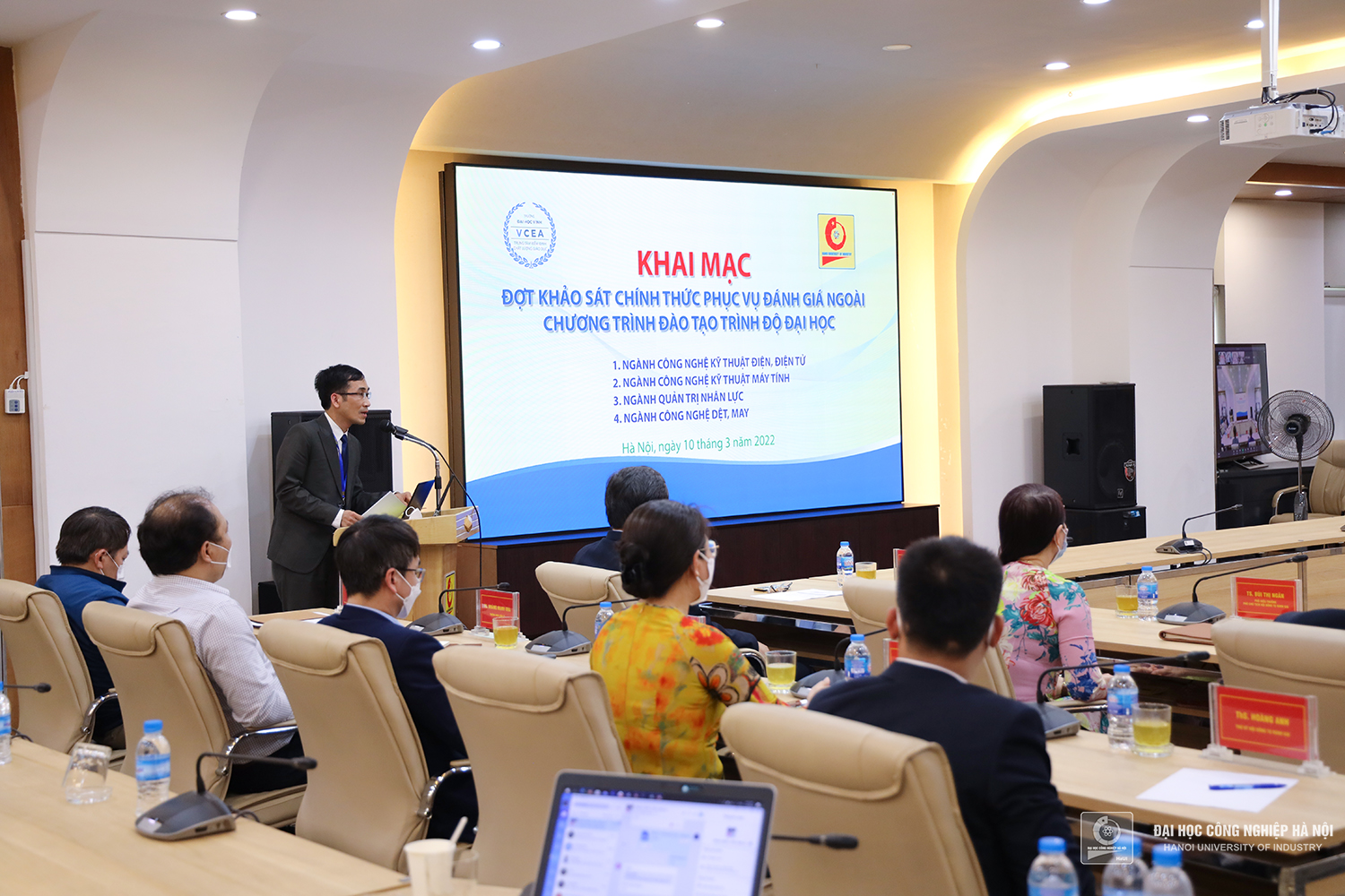 Opening Ceremony of the External Evaluation of 04 training programs: Electrical Engineering Technology, Computer Engineering Technology, Human Resource Management, Garment and Textile Technology
