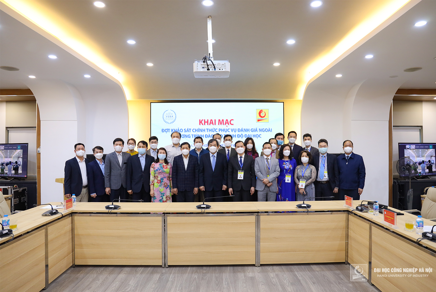 Opening Ceremony of the External Evaluation of 04 training programs: Electrical Engineering Technology, Computer Engineering Technology, Human Resource Management, Garment and Textile Technology