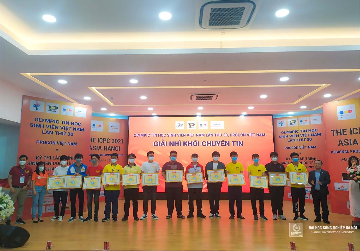 Sinh viên HaUI đạt thành tích cao tại Cuộc thi Olympic Tin học sinh viên Việt Nam lần thứ 30