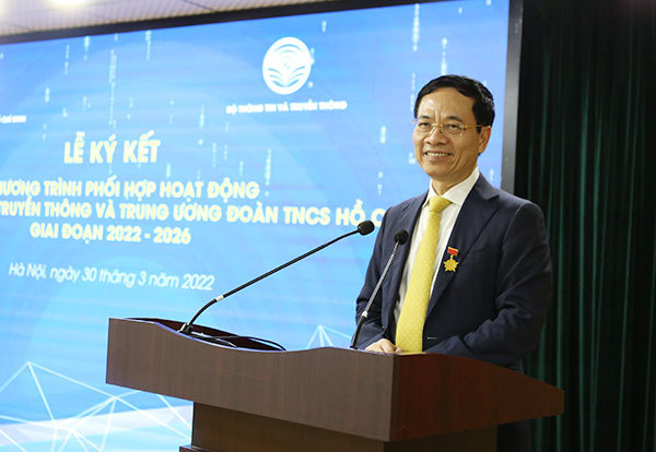 Bộ trưởng Bộ TT&TT Nguyễn Mạnh Hùng kêu gọi thanh niên Việt Nam nắm ngọn cờ chuyển đổi số