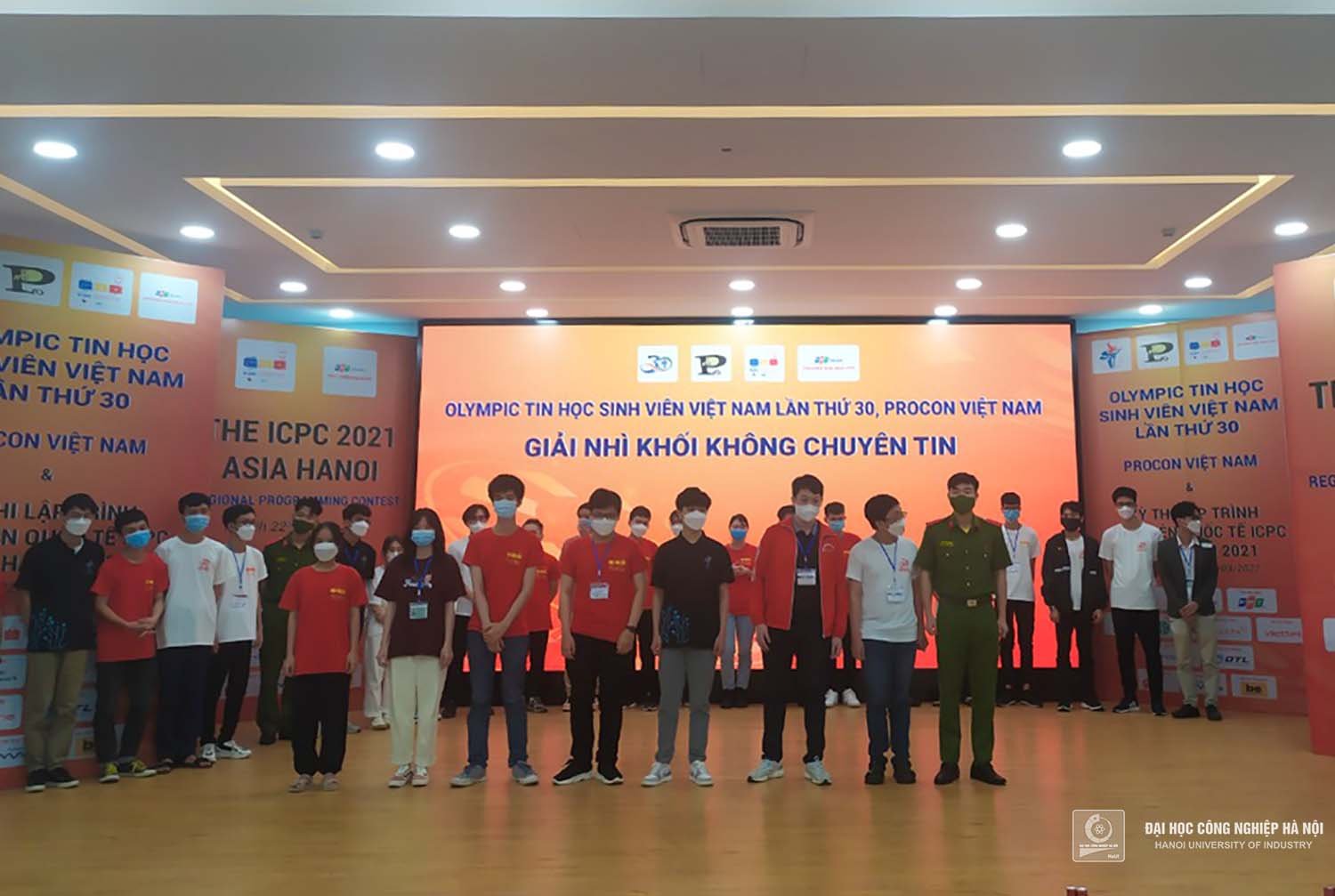 HaUI students achieved great results at the 30th Informatics Olympiad for Vietnamese students