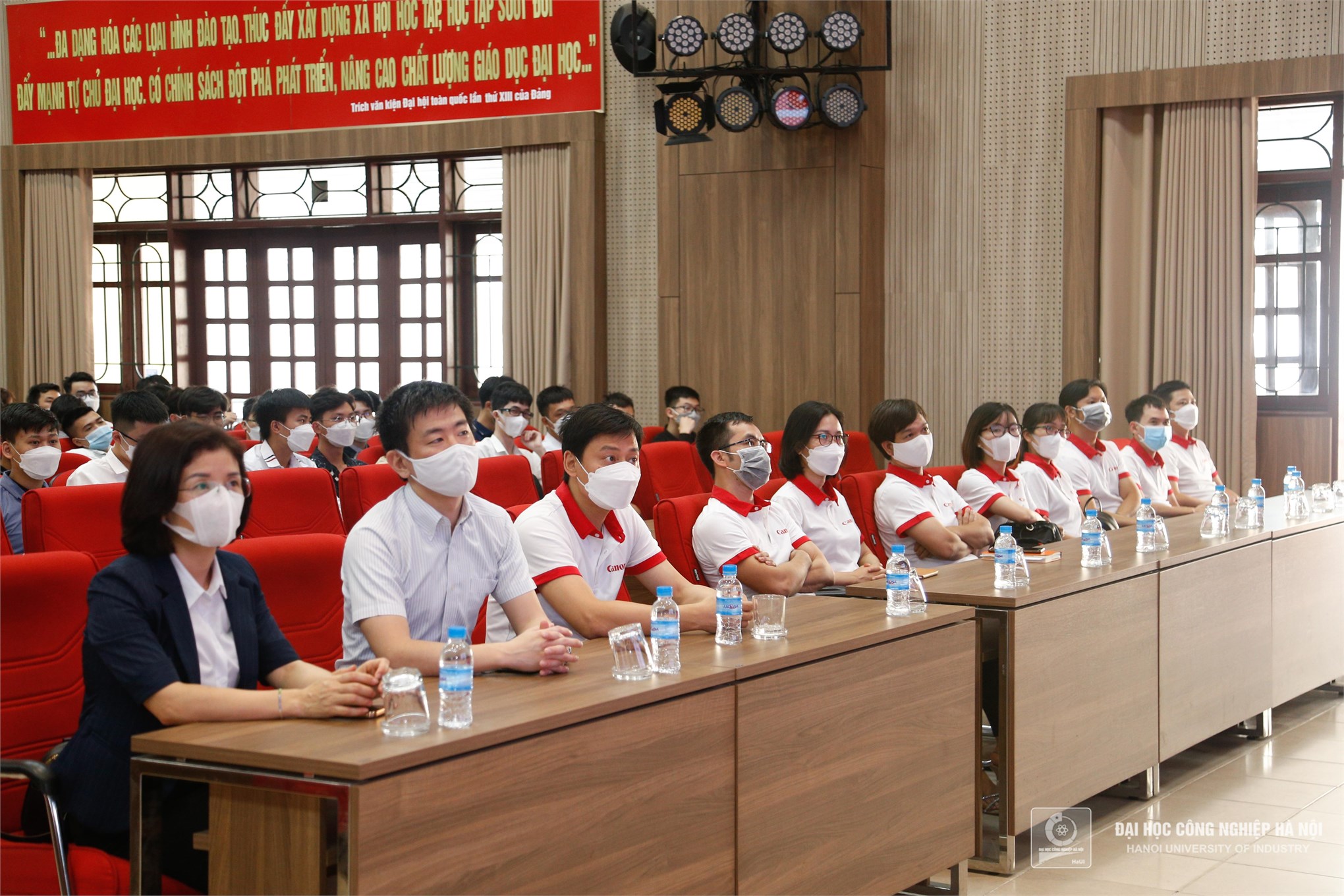 Sinh viên với nhiều cơ hội việc làm tại Công ty TNHH Canon Việt Nam