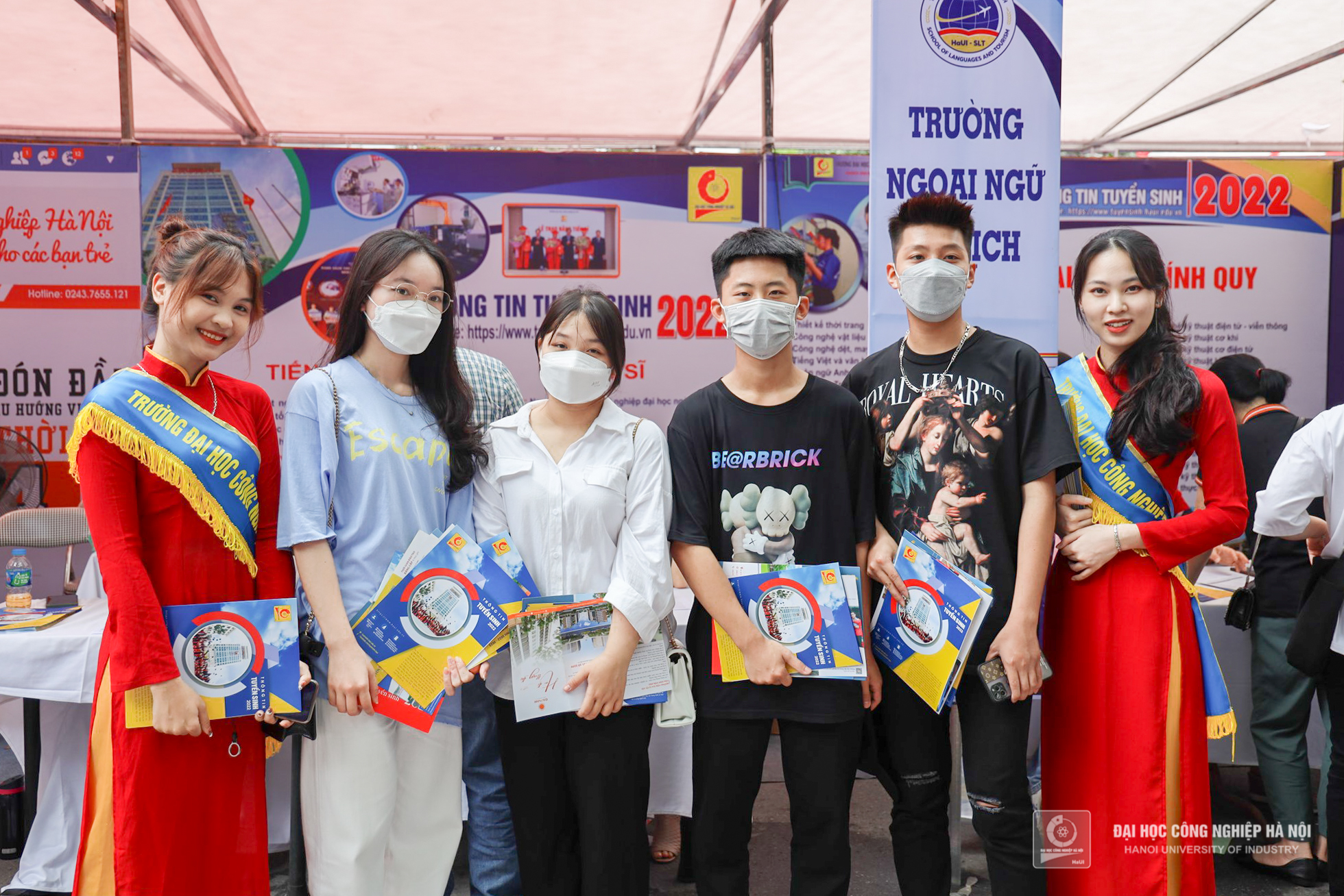 The Admission Consultation and Career Orientation Day 2022: the consultancy space of Hanoi University of Industry attracted over 14,000 visits