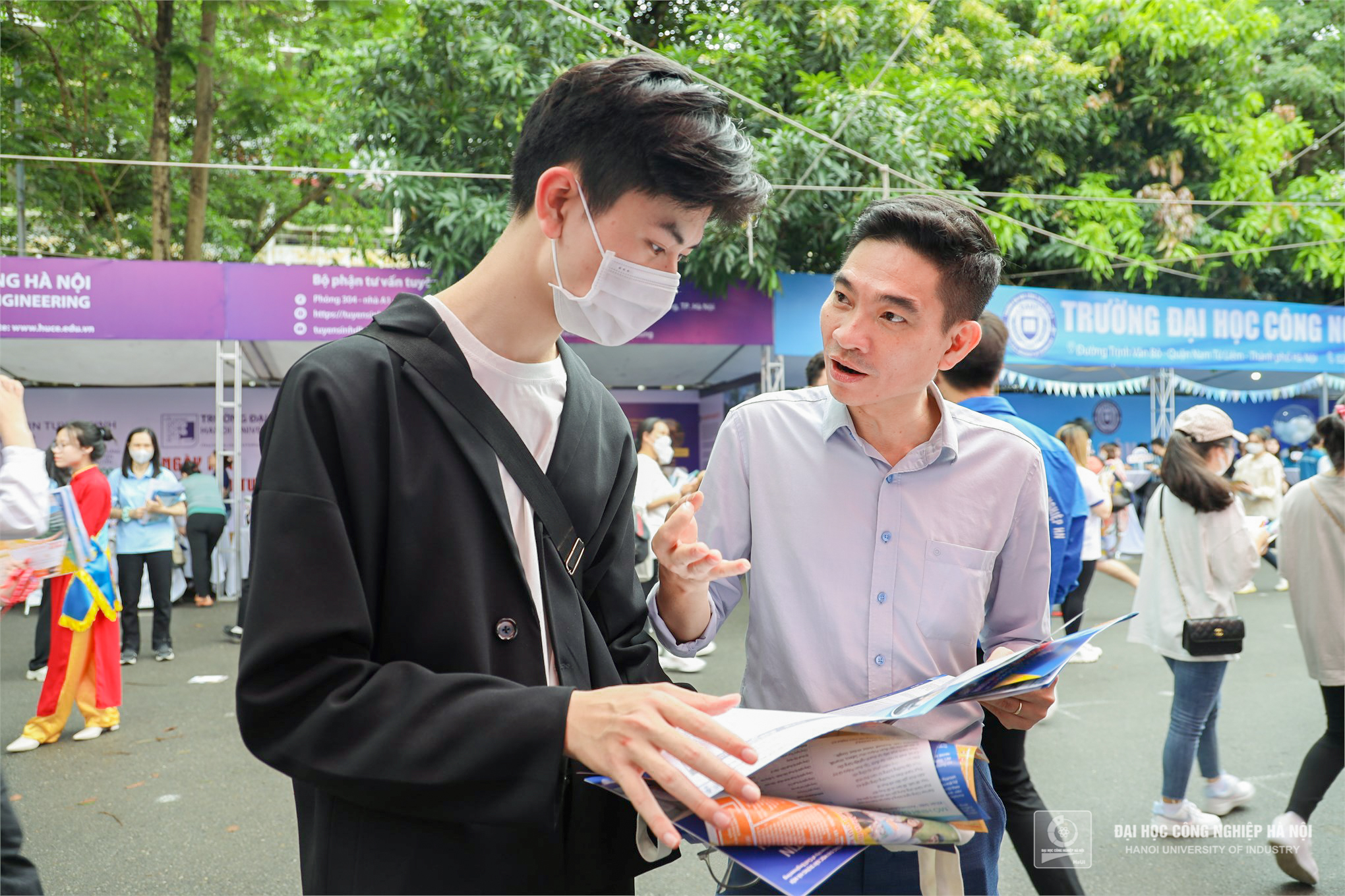 The Admission Consultation and Career Orientation Day 2022: the consultancy space of Hanoi University of Industry attracted over 14,000 visits