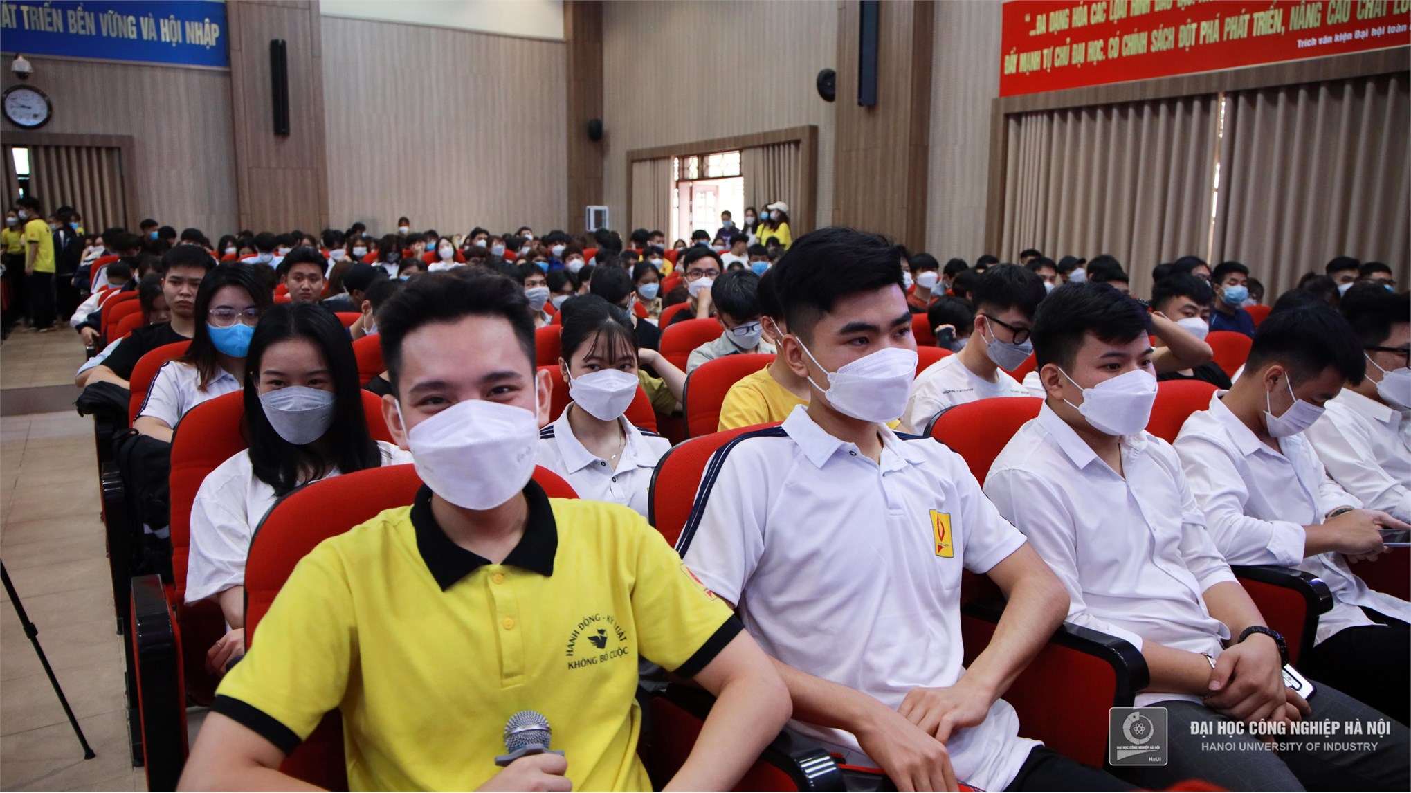 Launching ceremony of reading movement and writing contest about library