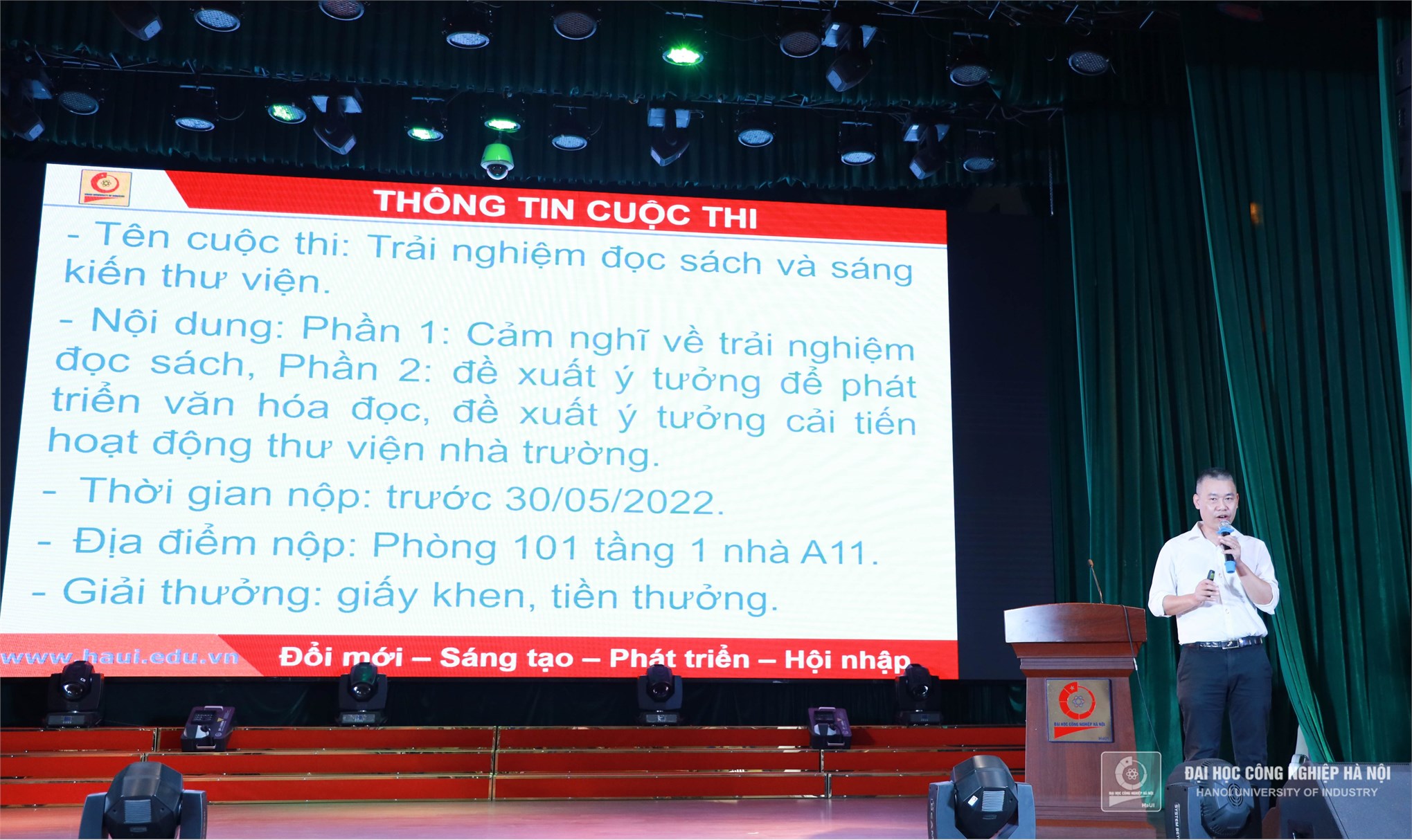 Launching ceremony of reading movement and writing contest about library