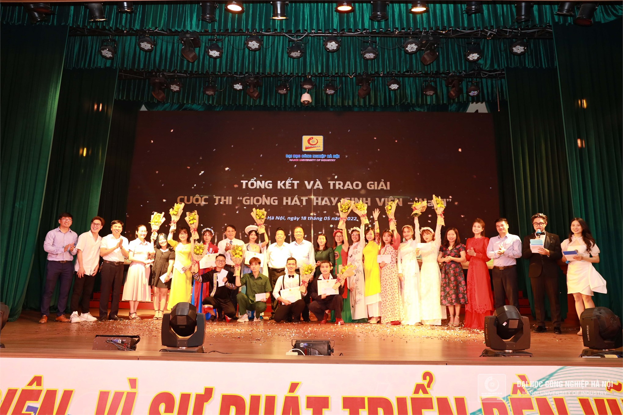 Impressions from the 2021 HaUI Student Singing Contest final night