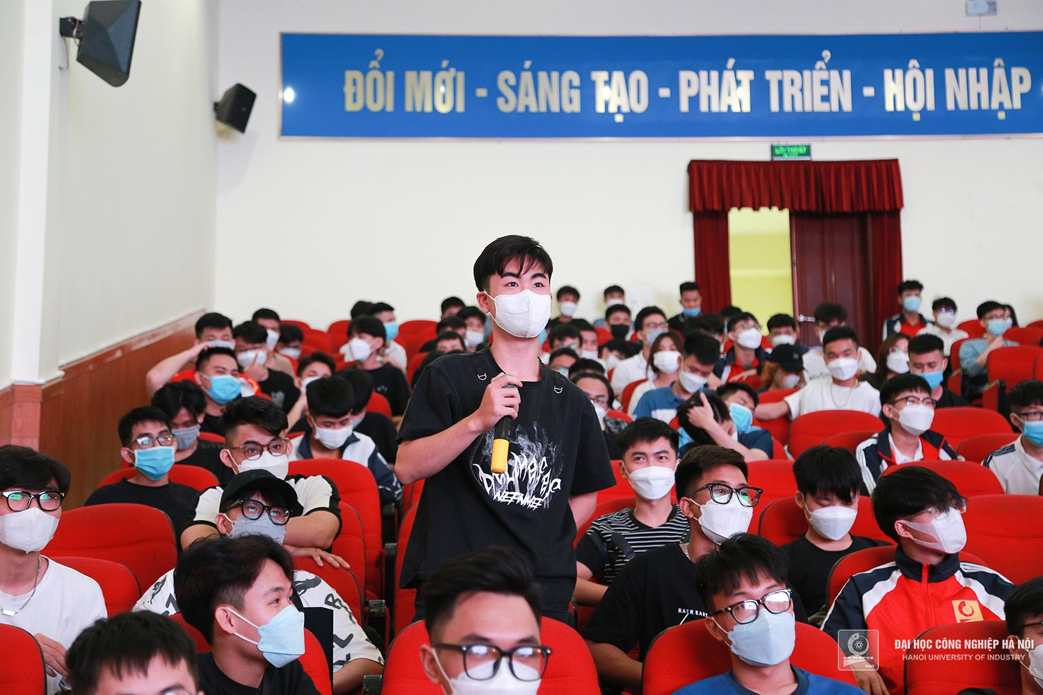 The program of learning Law on Road Traffic and motorcycle riding skills for HaUI students