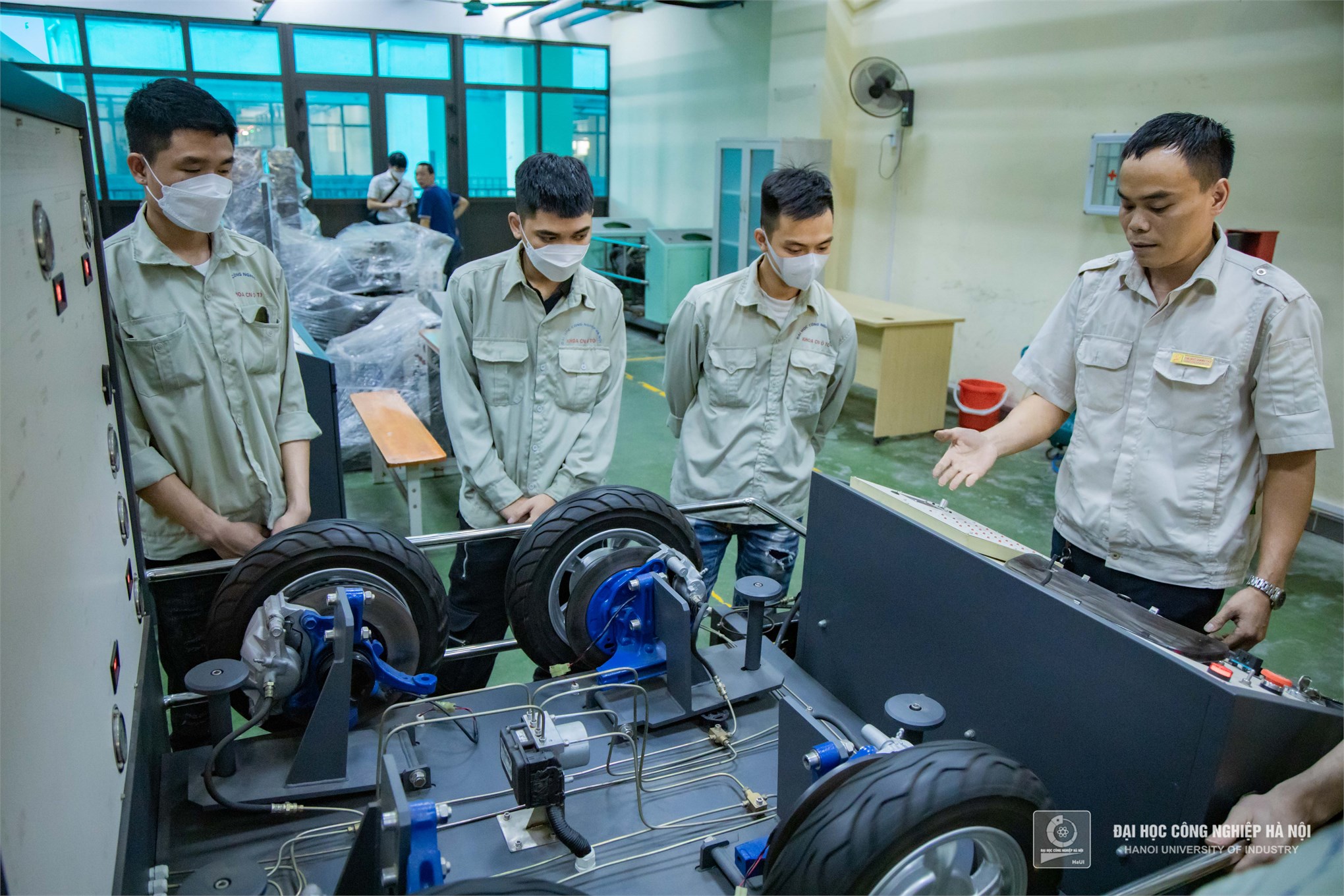 Khoa Công nghệ ô tô, Đại học Công nghiệp Hà Nội khẳng định vai trò tiên phong trong đào tạo ngành Công nghệ kỹ thuật Cơ điện tử ô tô