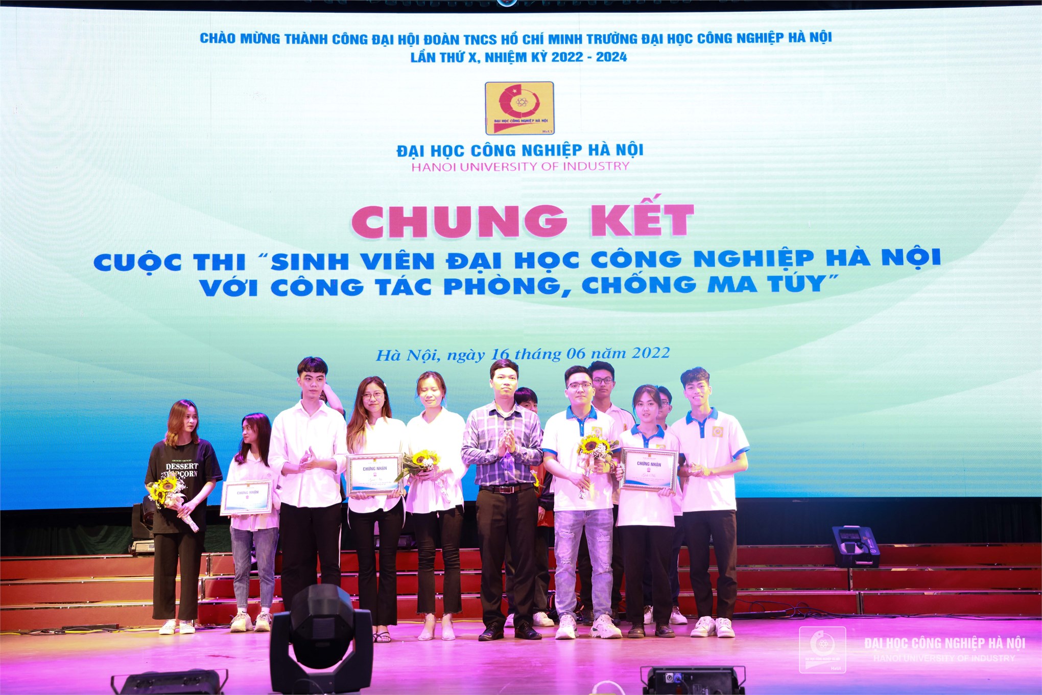 Final round of the contest “Students of Hanoi University of Industry with the work of prevention and control drug