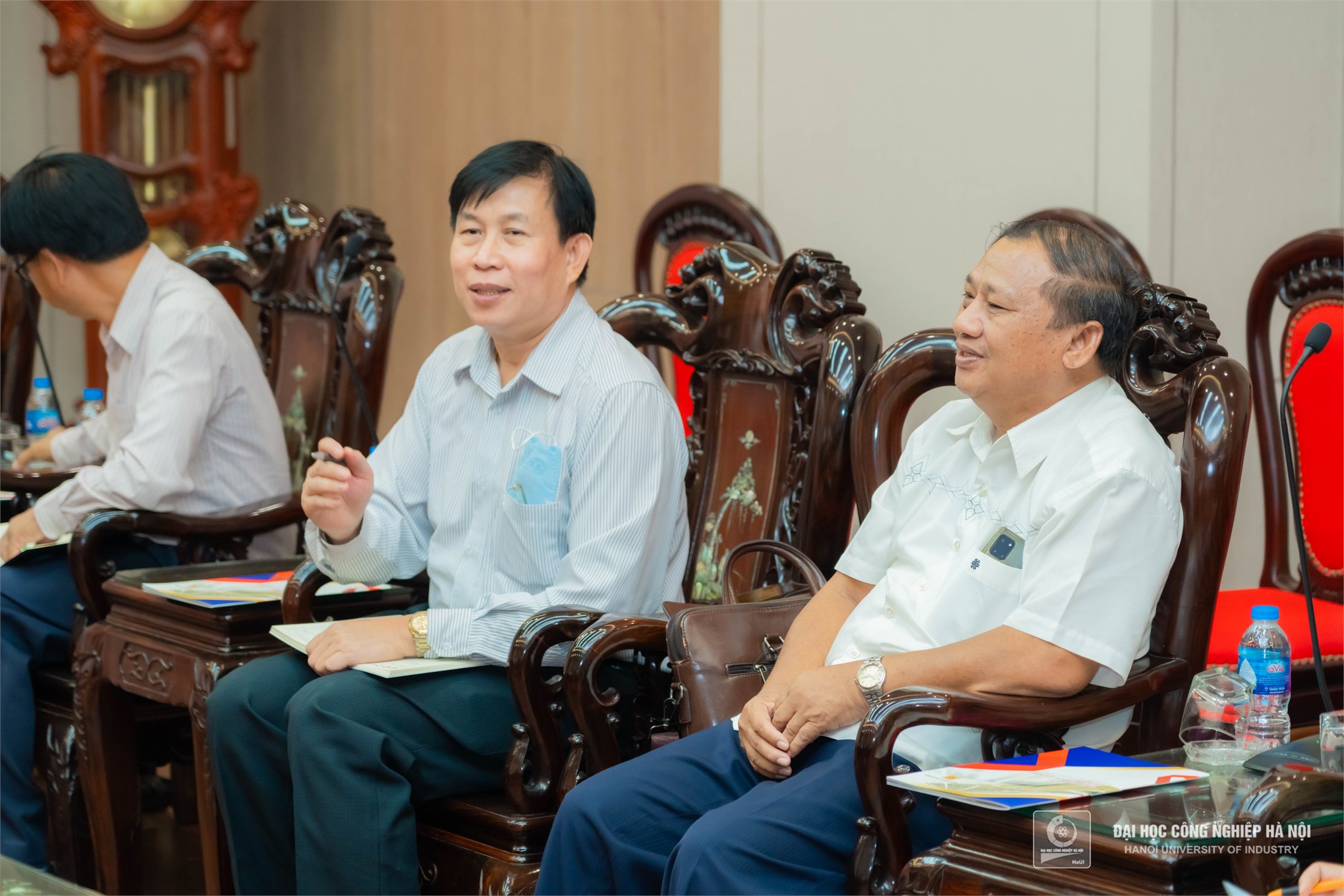 The delegation of Lao PDR's Vocational Education Development Institute paid a working visit to HaUI