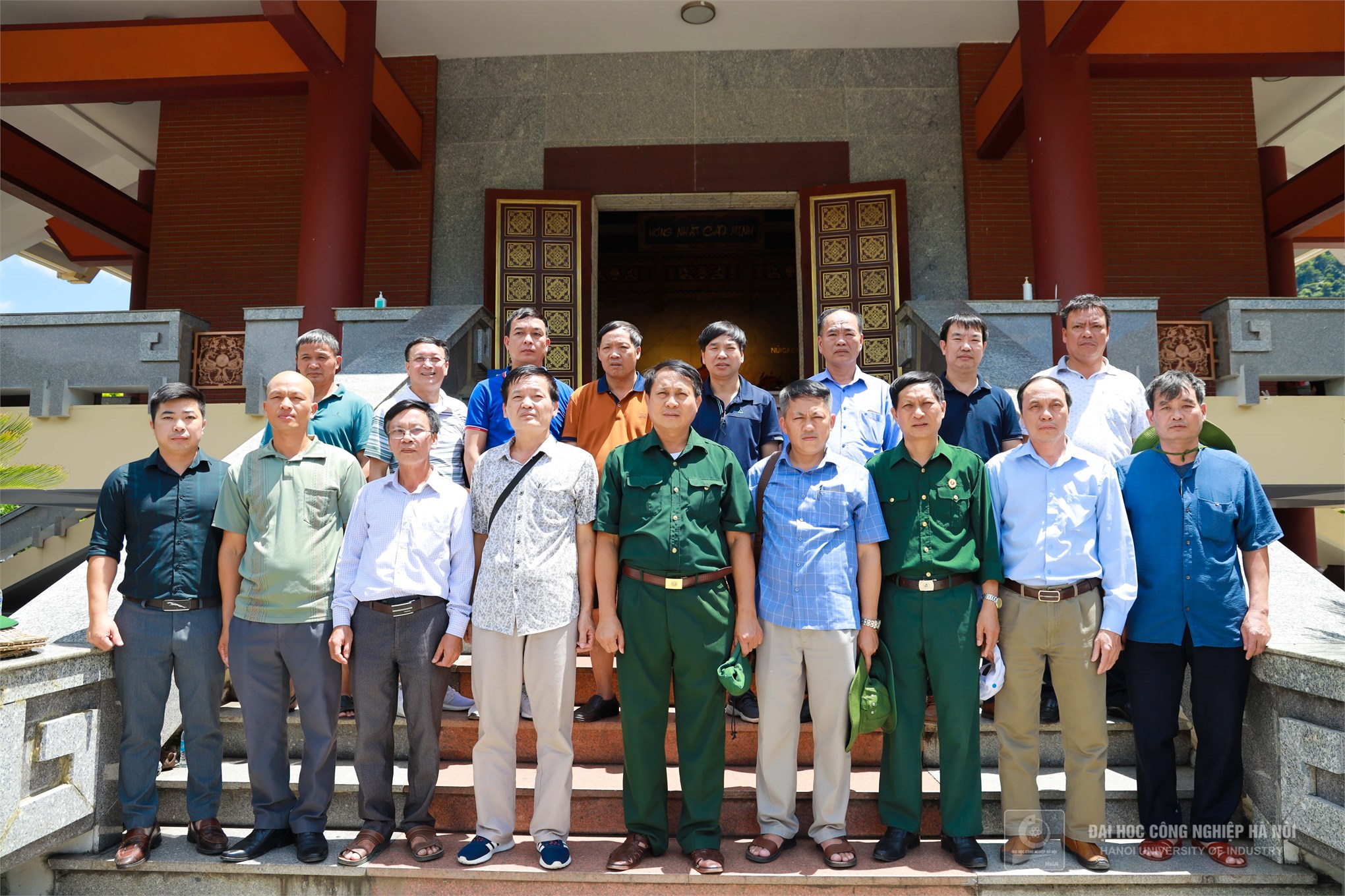 Hội Cựu chiến binh Trường Đại học Công nghiệp Hà Nội thăm lại chiến trường xưa
