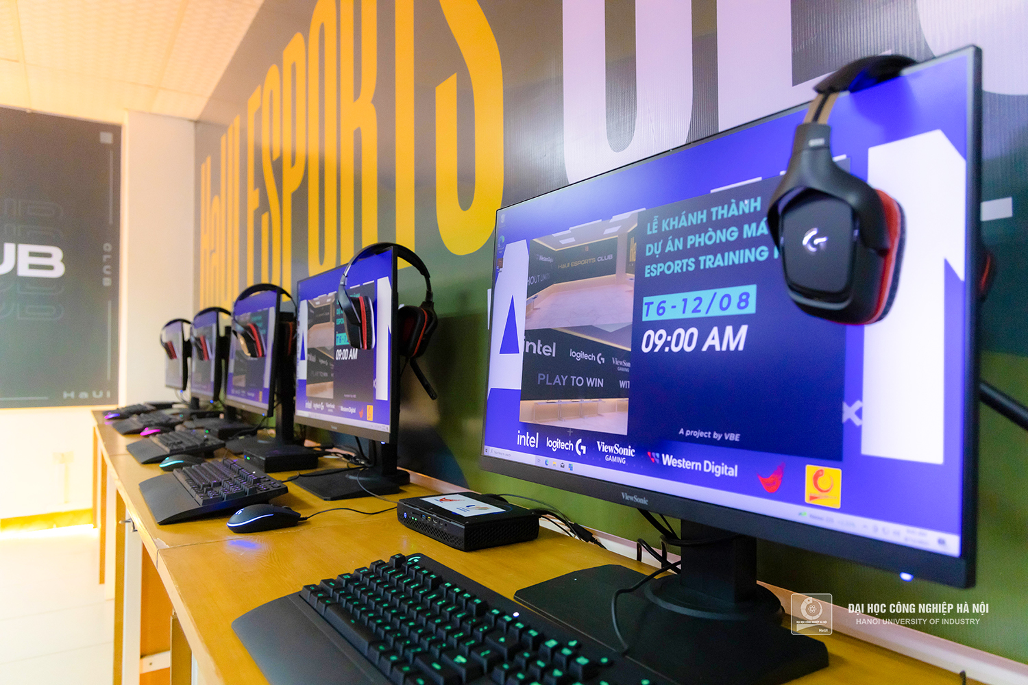 Hanoi University of Industry launched an e-Sports Training room
