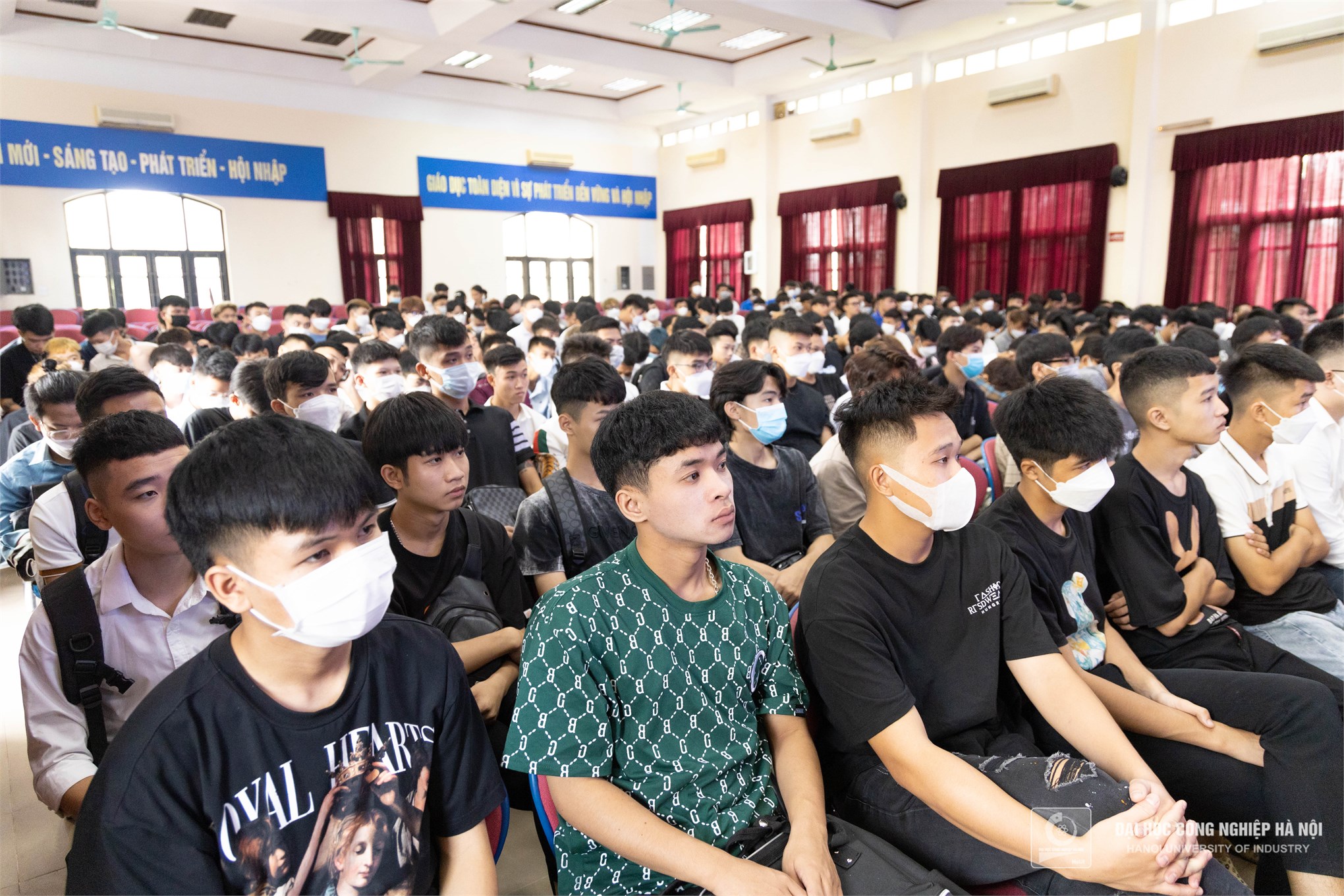 Hơn 800 sinh viên Cao đẳng K24 tham dự tuần sinh hoạt công dân - sinh viên đầu khóa