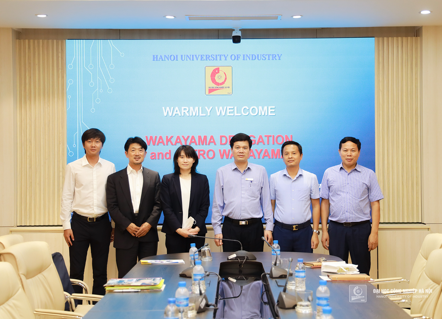 The delegation of Wakayama Provincial Government – Japan paid a working visit to Hanoi University of Industry