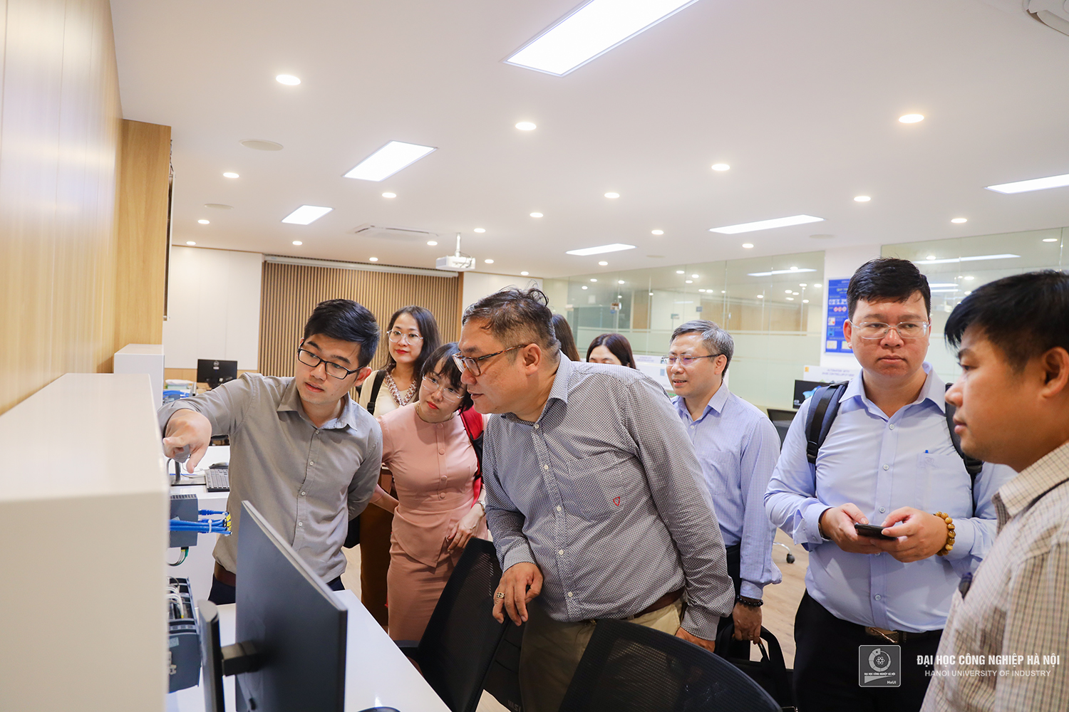 Đoàn công tác Đại học Quốc gia Thành phố Hồ Chí Minh thăm và làm việc tại Đại học Công nghiệp Hà Nội